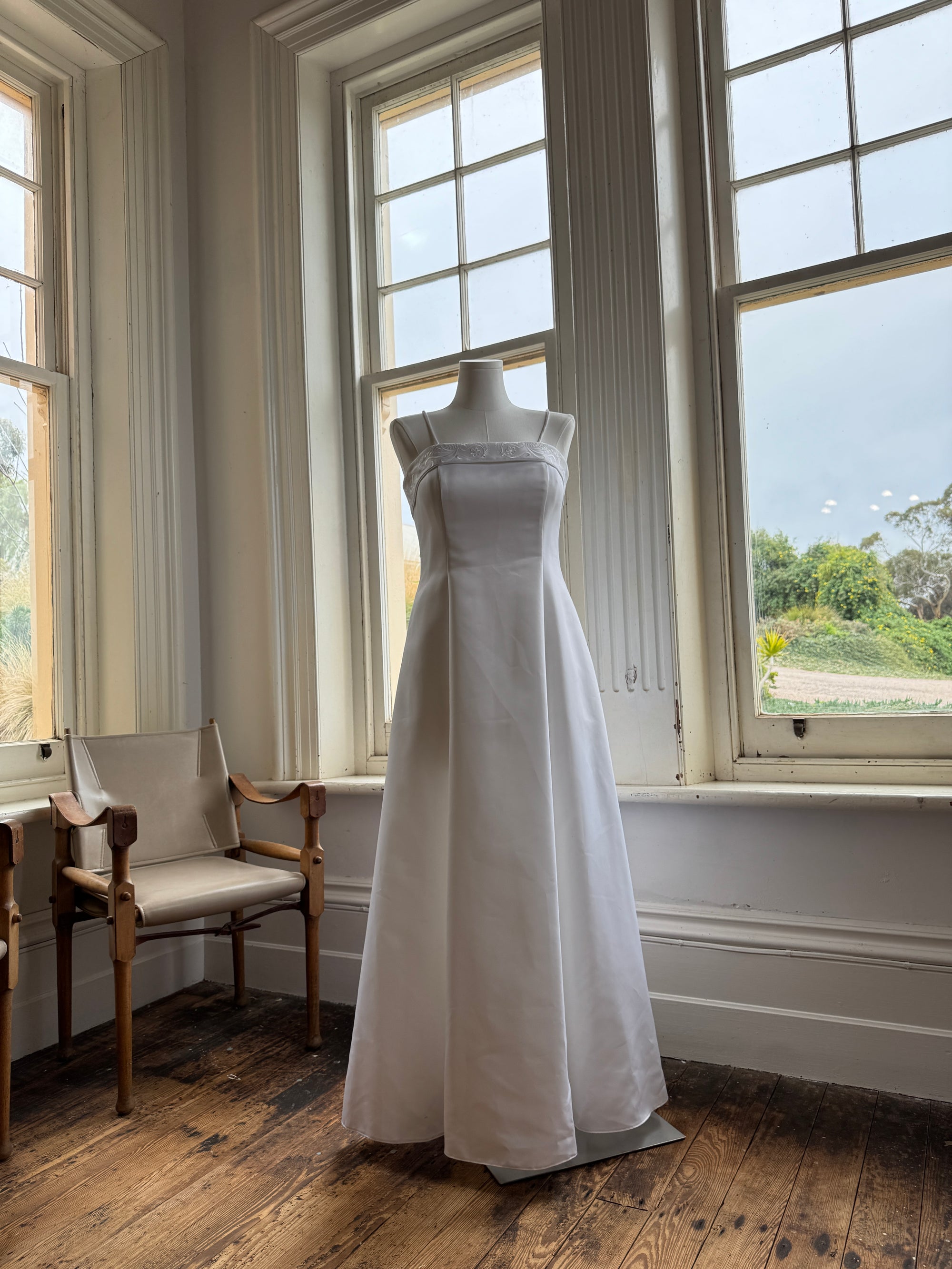 Vintage 90s Classic Strapless Wedding Gown