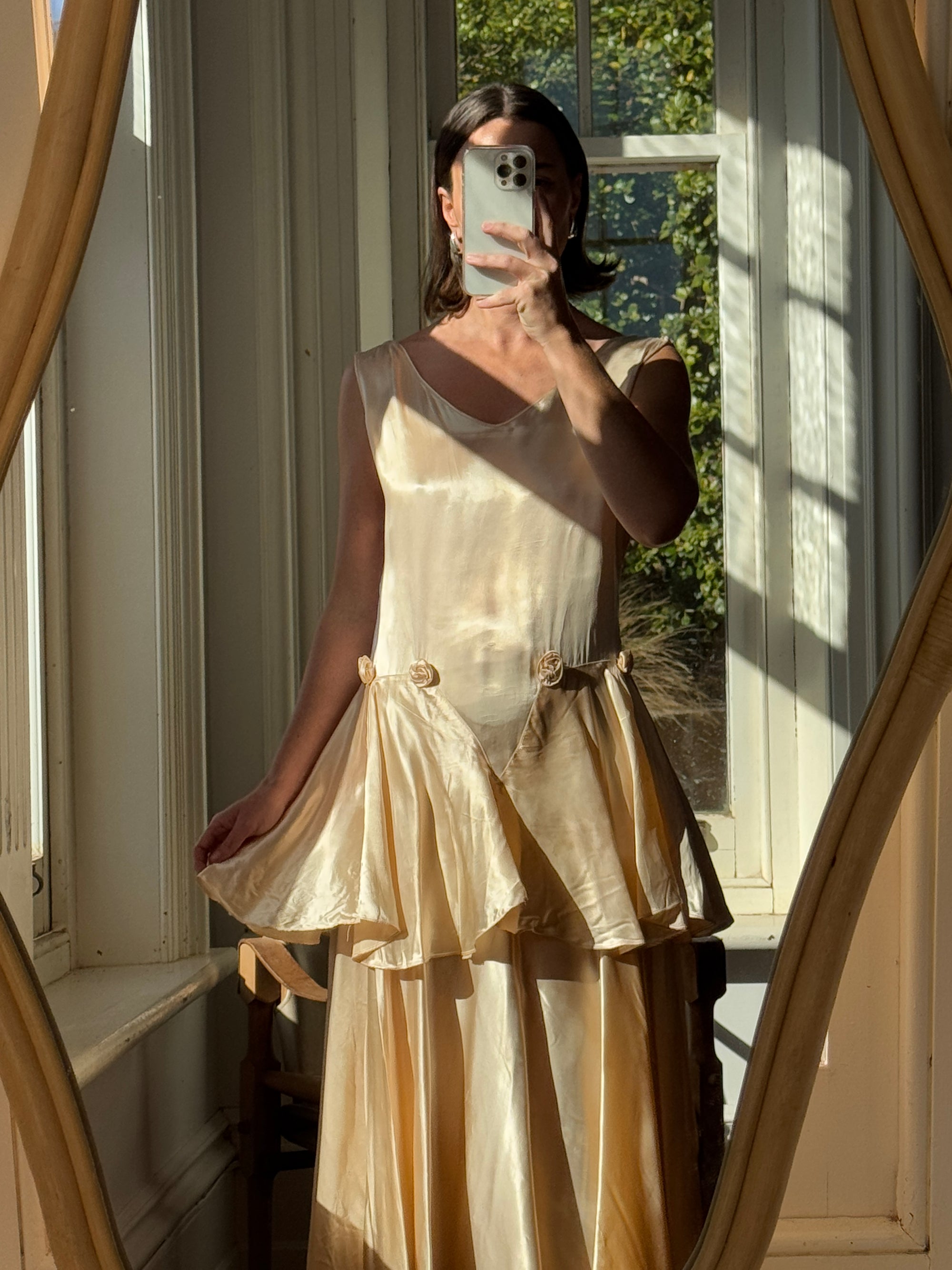 Vintage 20s Flapper Champagne Wedding Dress With Rosettes