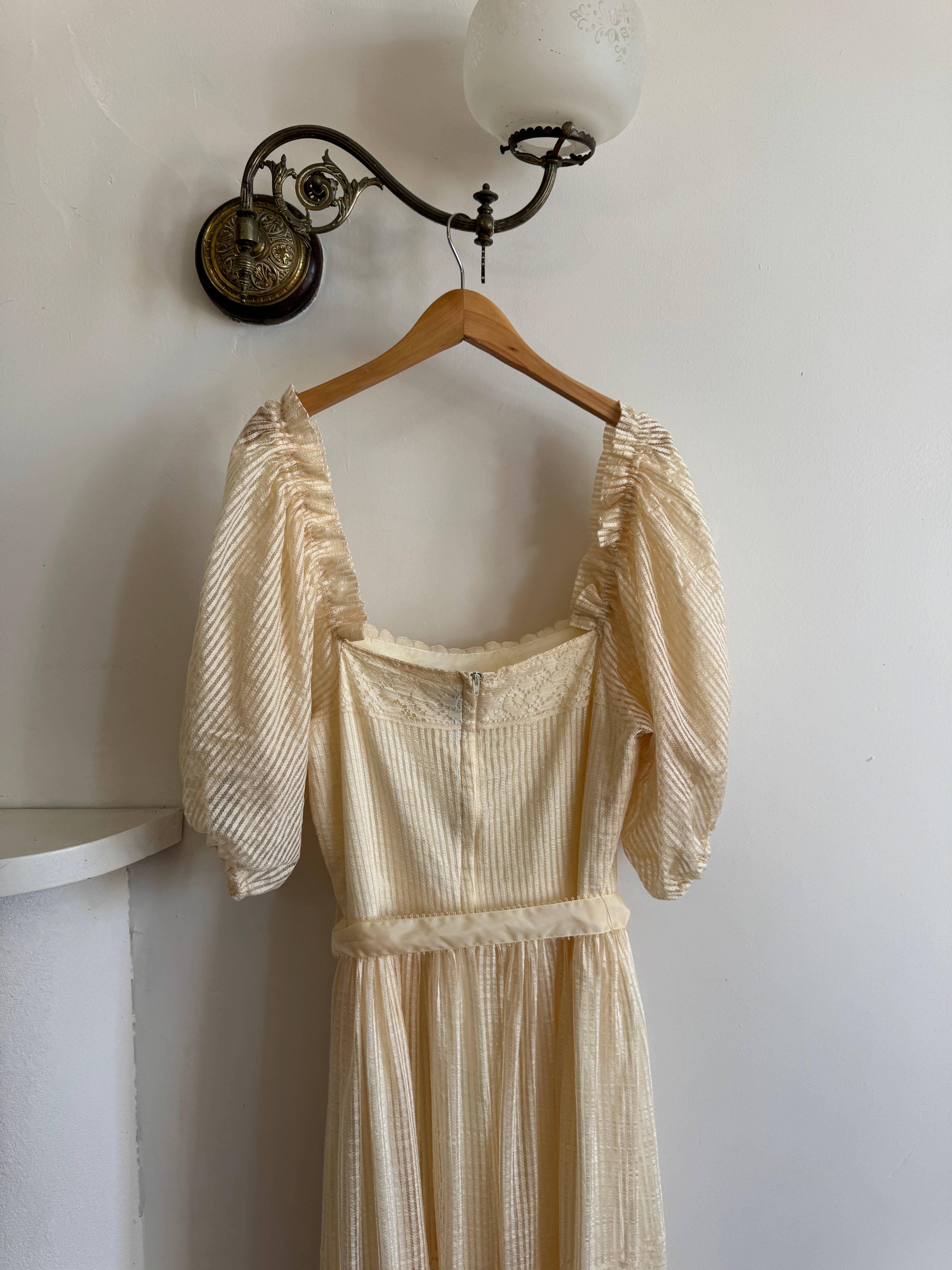 Vintage 70s Prairie Lace Wedding Dress Creme