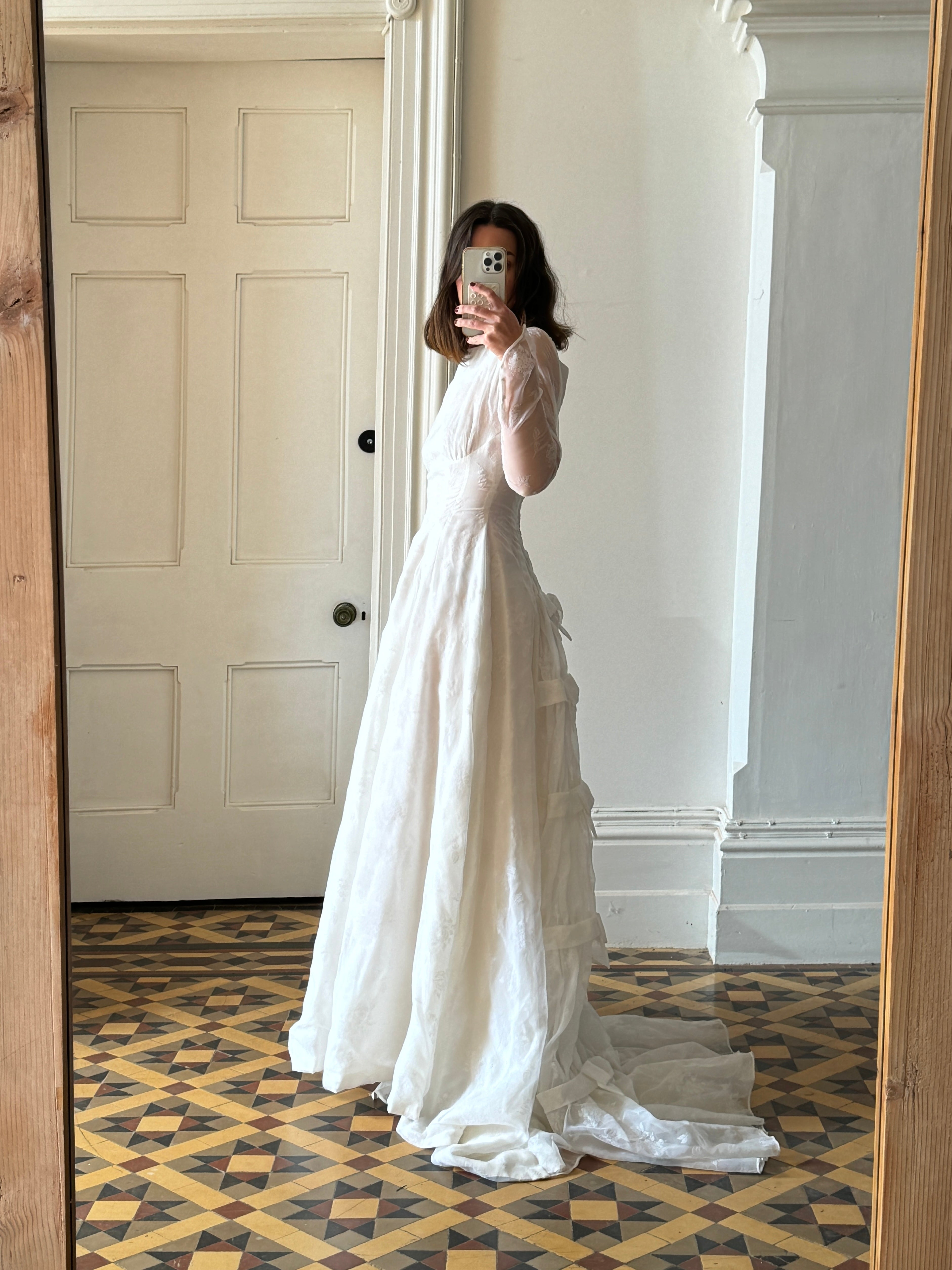 Vintage 50s Flocked Velvet Jacquard Wedding Gown with Bow Train
