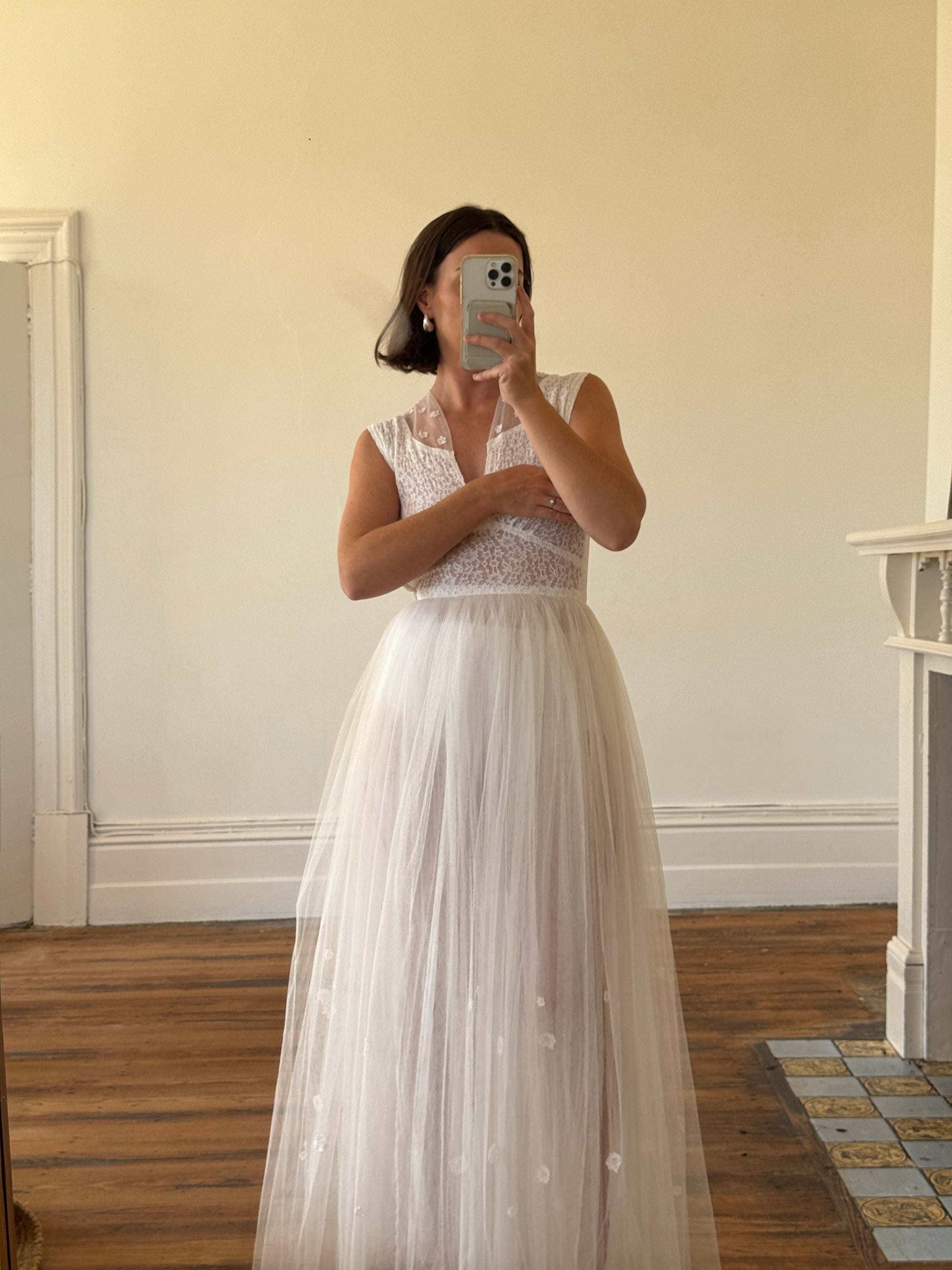 Vintage 40s Tulle Lace V Neck Daisy Wedding Dress