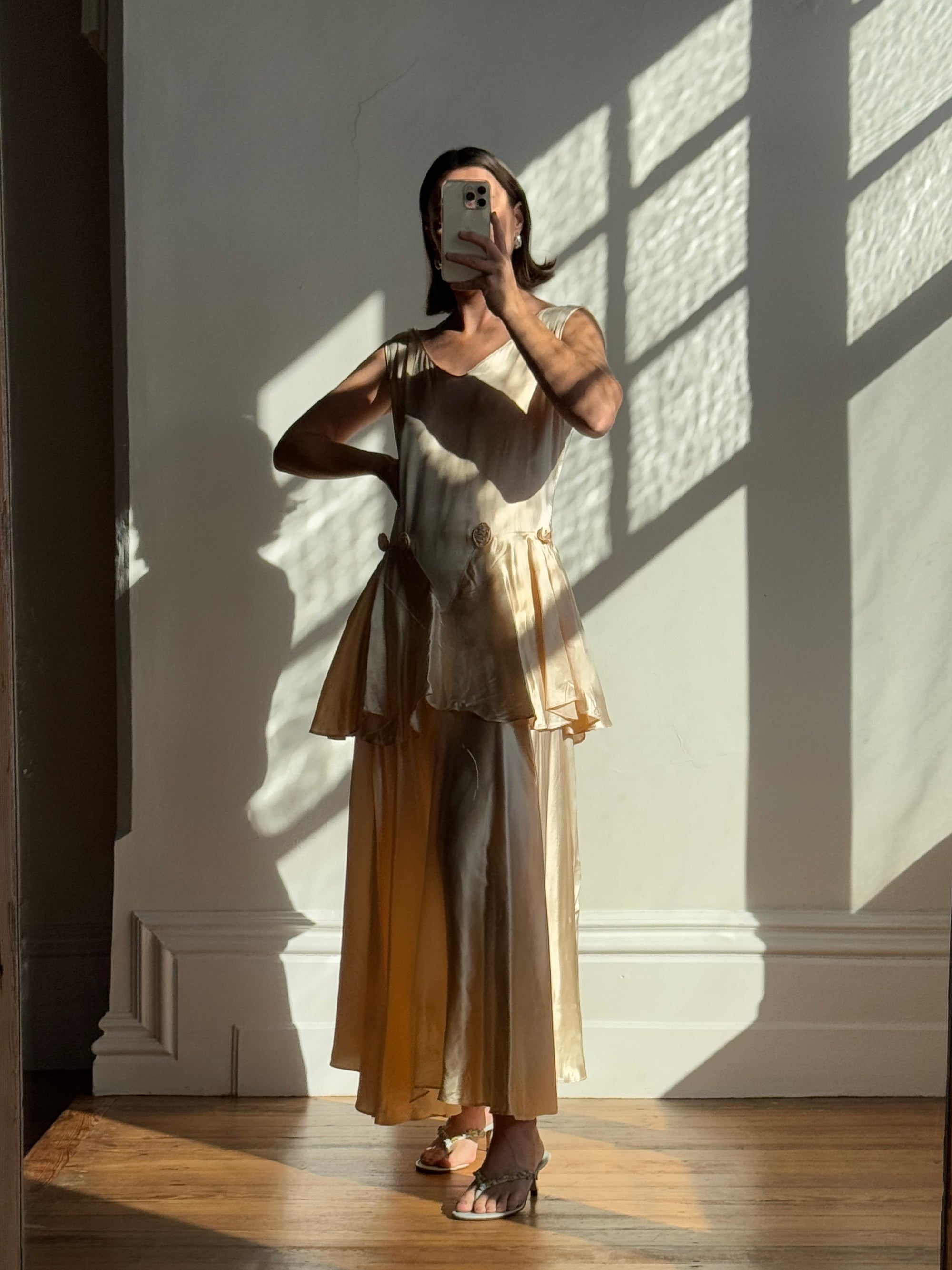 Vintage 20s Flapper Champagne Wedding Dress With Rosettes