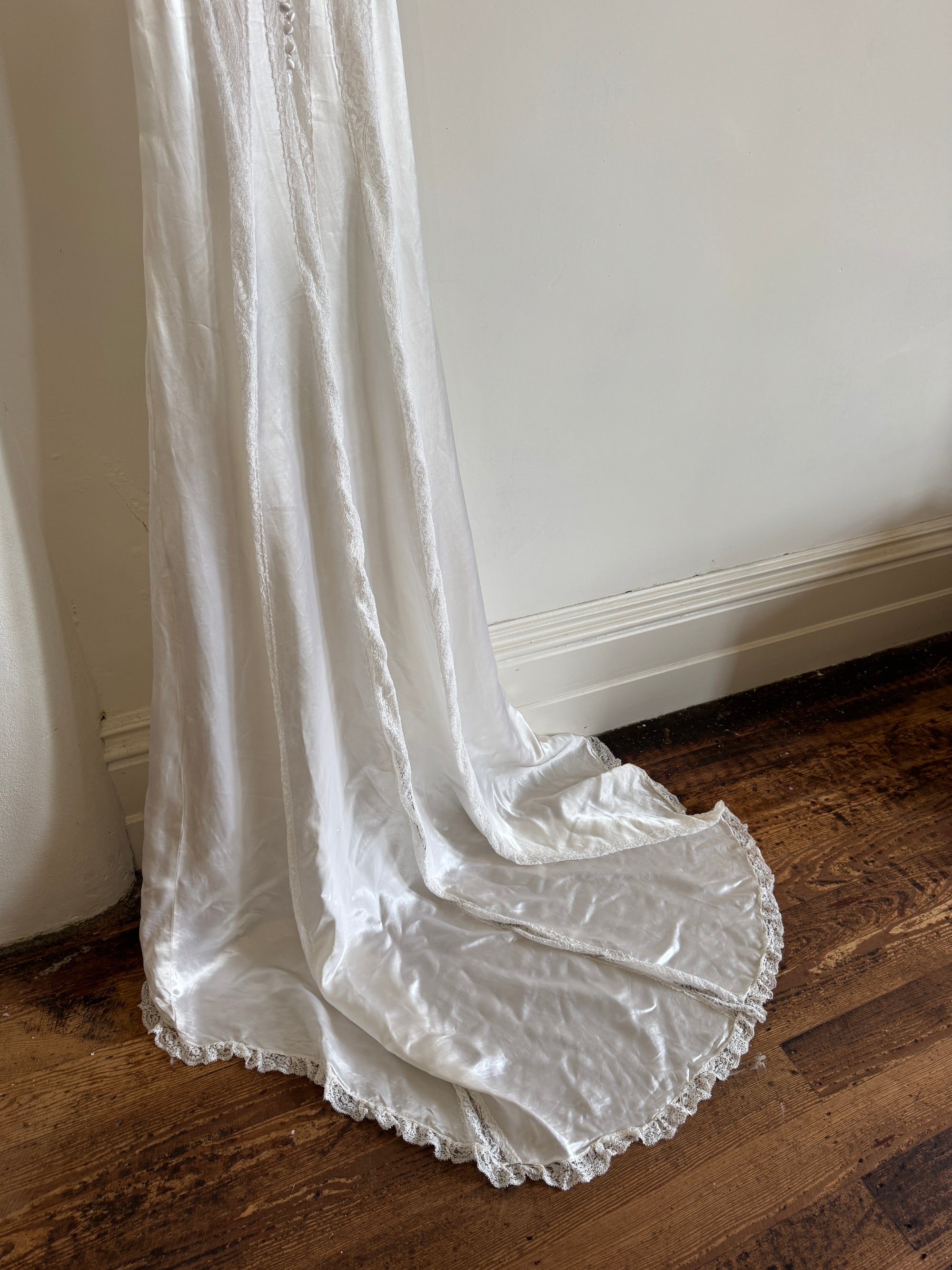 Vintage 40s Liquid Satin Sleeveless Lace Wedding Gown