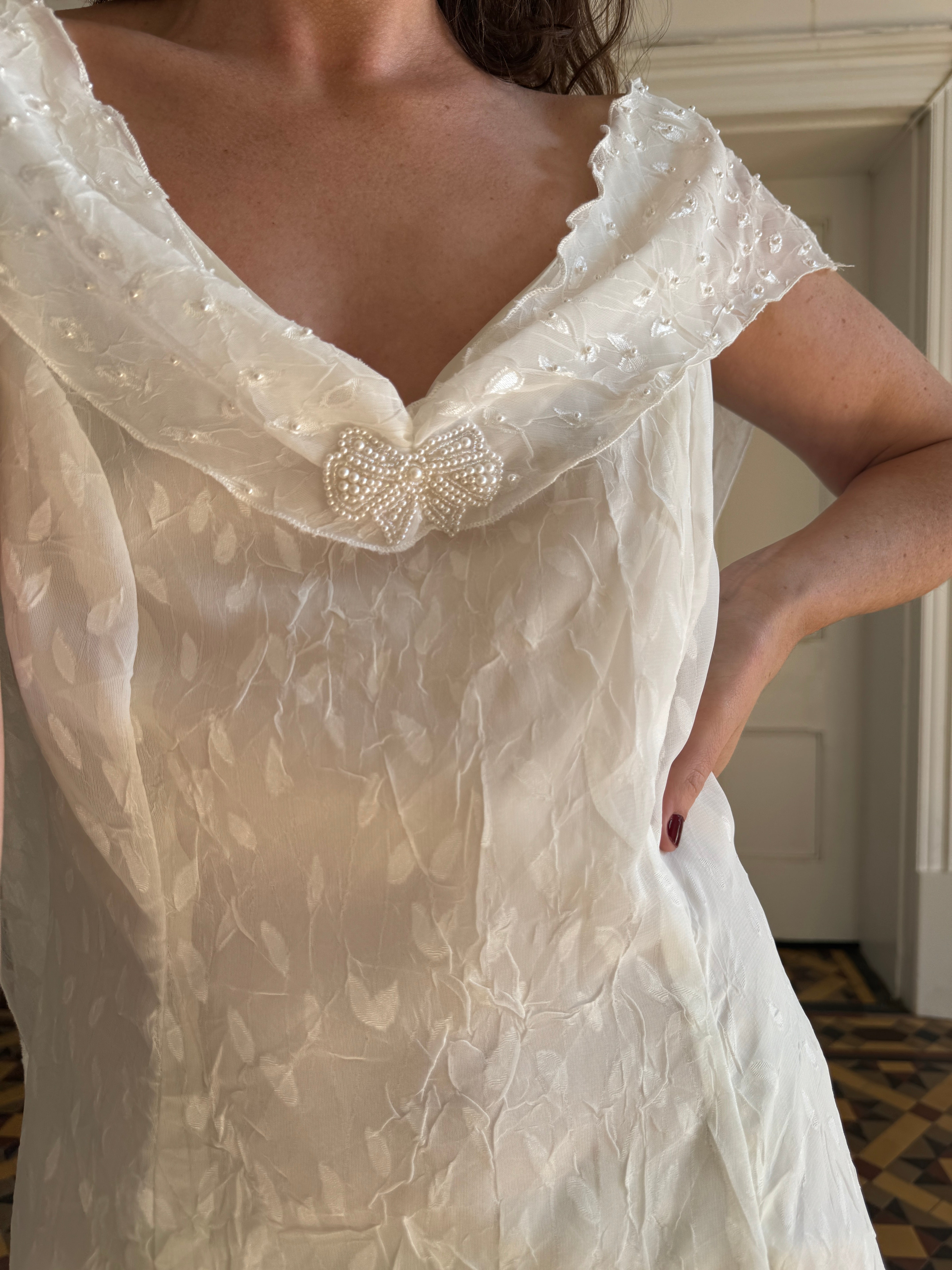 Vintage V Neck Sheer Vine Wedding Dress