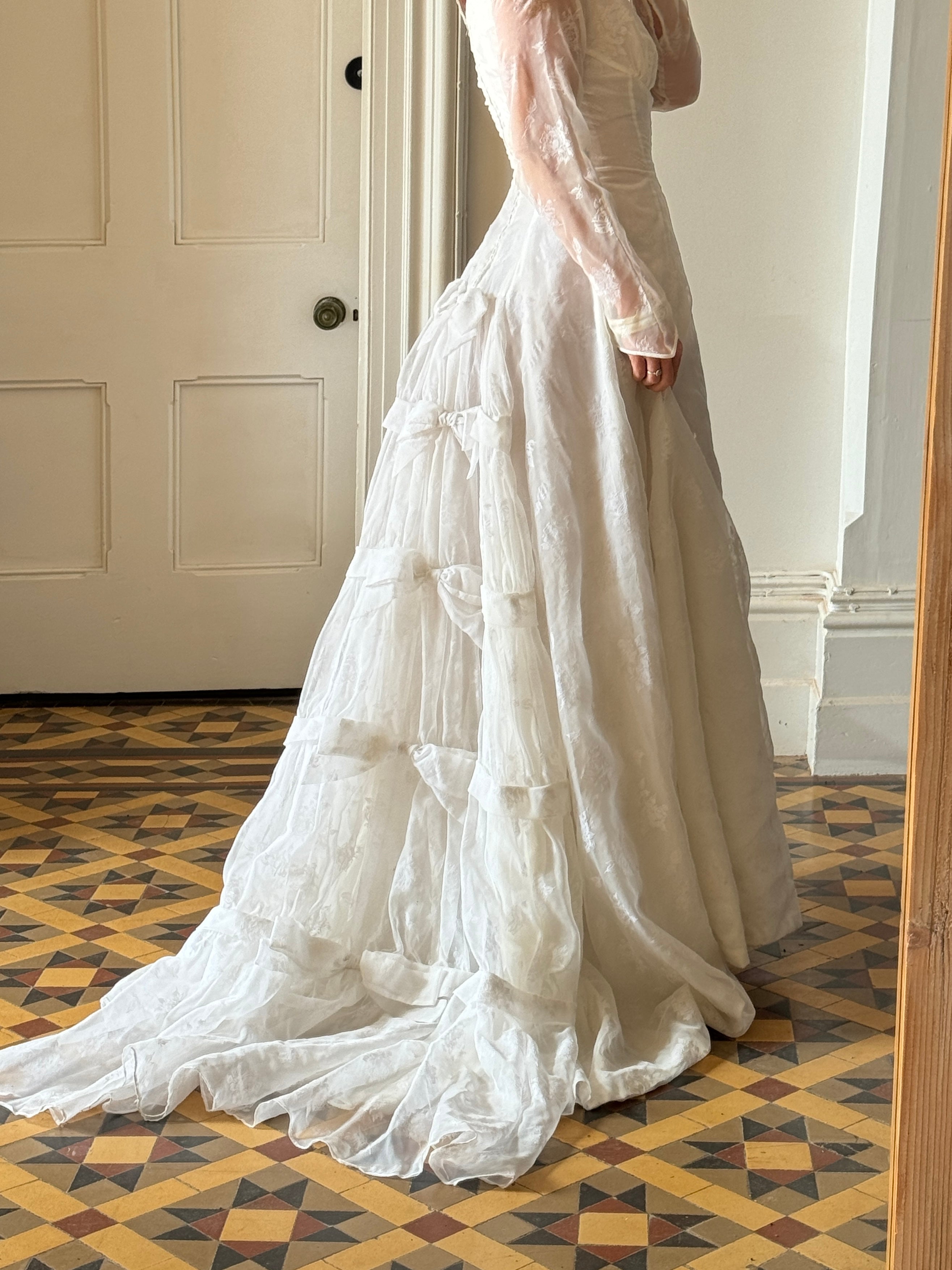 Vintage 50s Flocked Velvet Jacquard Wedding Gown with Bow Train