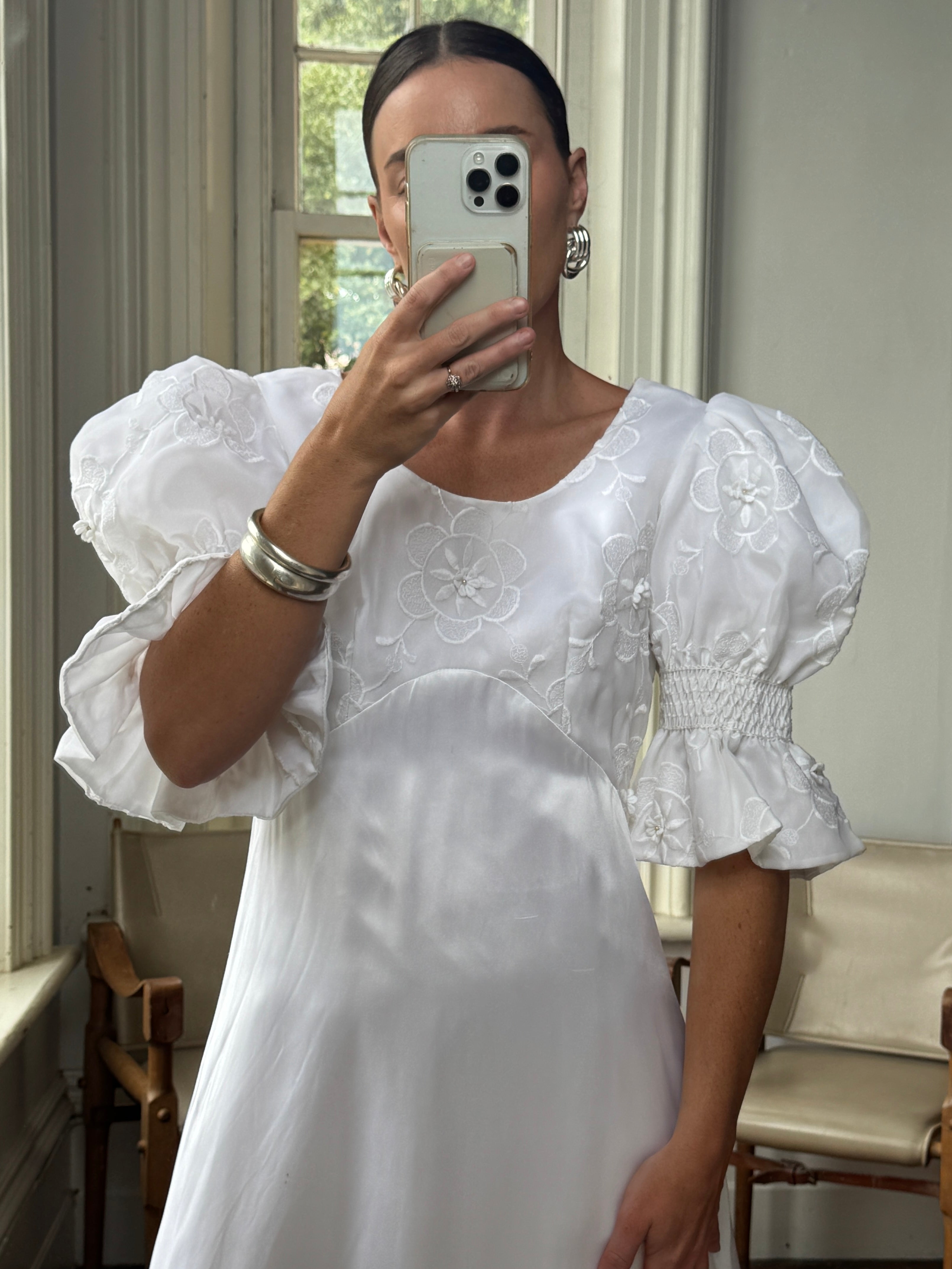 Vintage 60s Puff Sleeve Romantic Wedding Dress