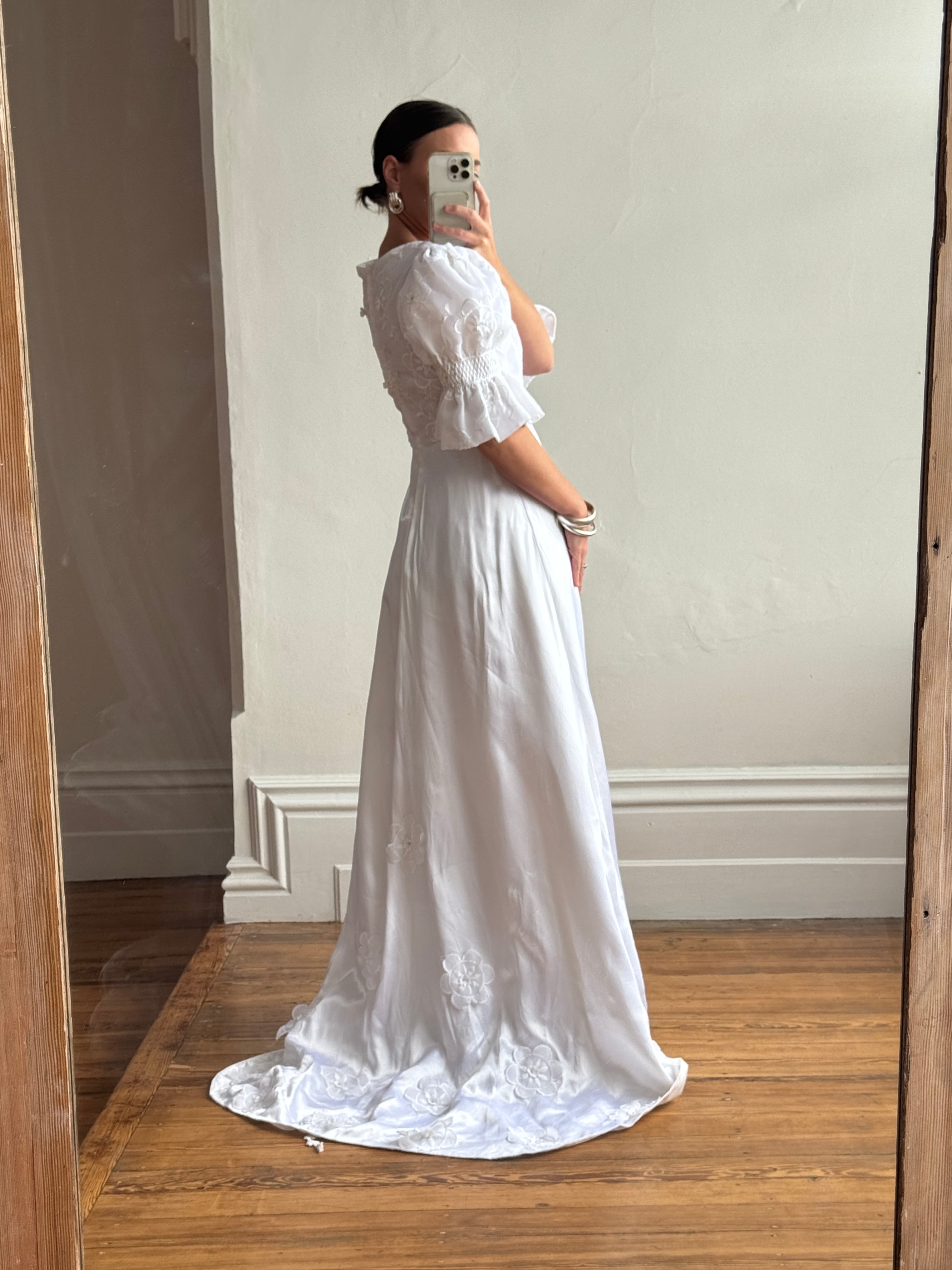 Vintage 60s Puff Sleeve Romantic Wedding Dress