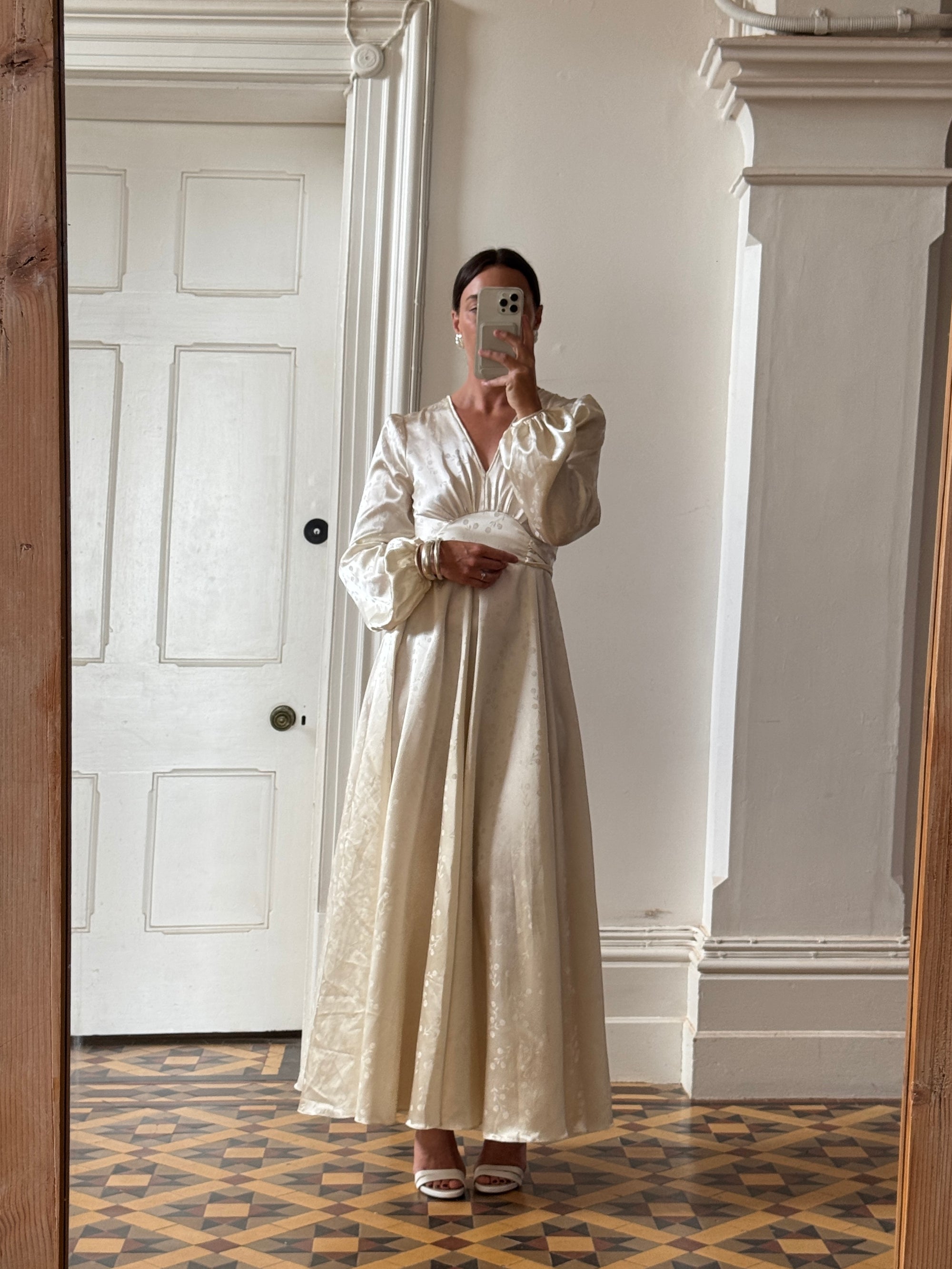 Vintage 70s Floral Satin Jacquard Wedding Dress Creme