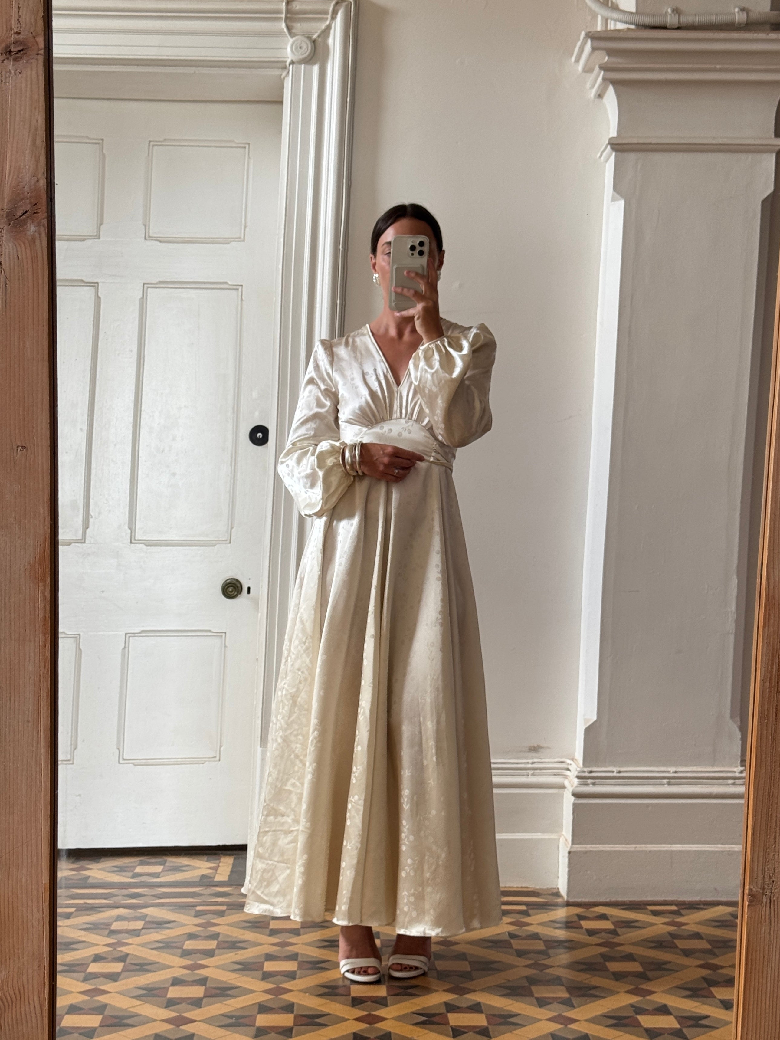 Vintage 70s Floral Satin Jacquard Wedding Dress Creme