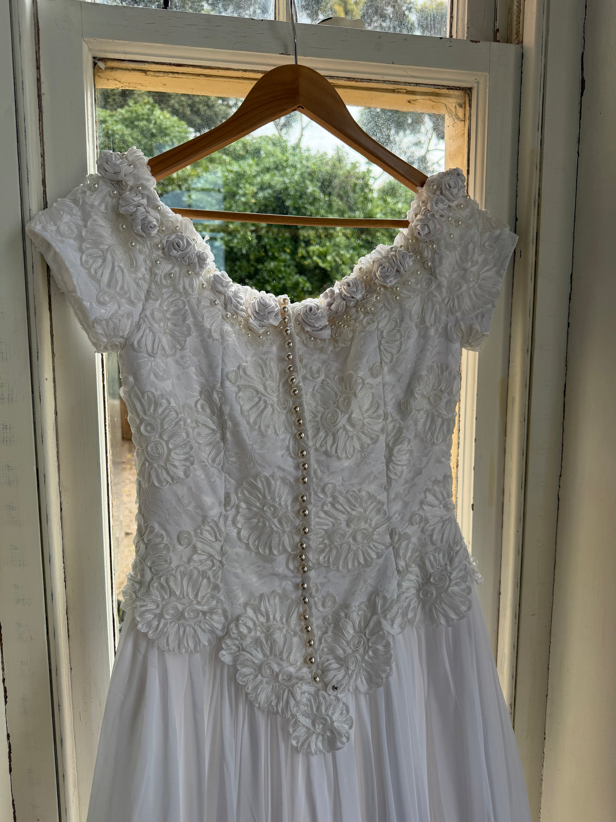 Vintage 80s 3D Floral Off Shoulder Bridal Gown and Veil