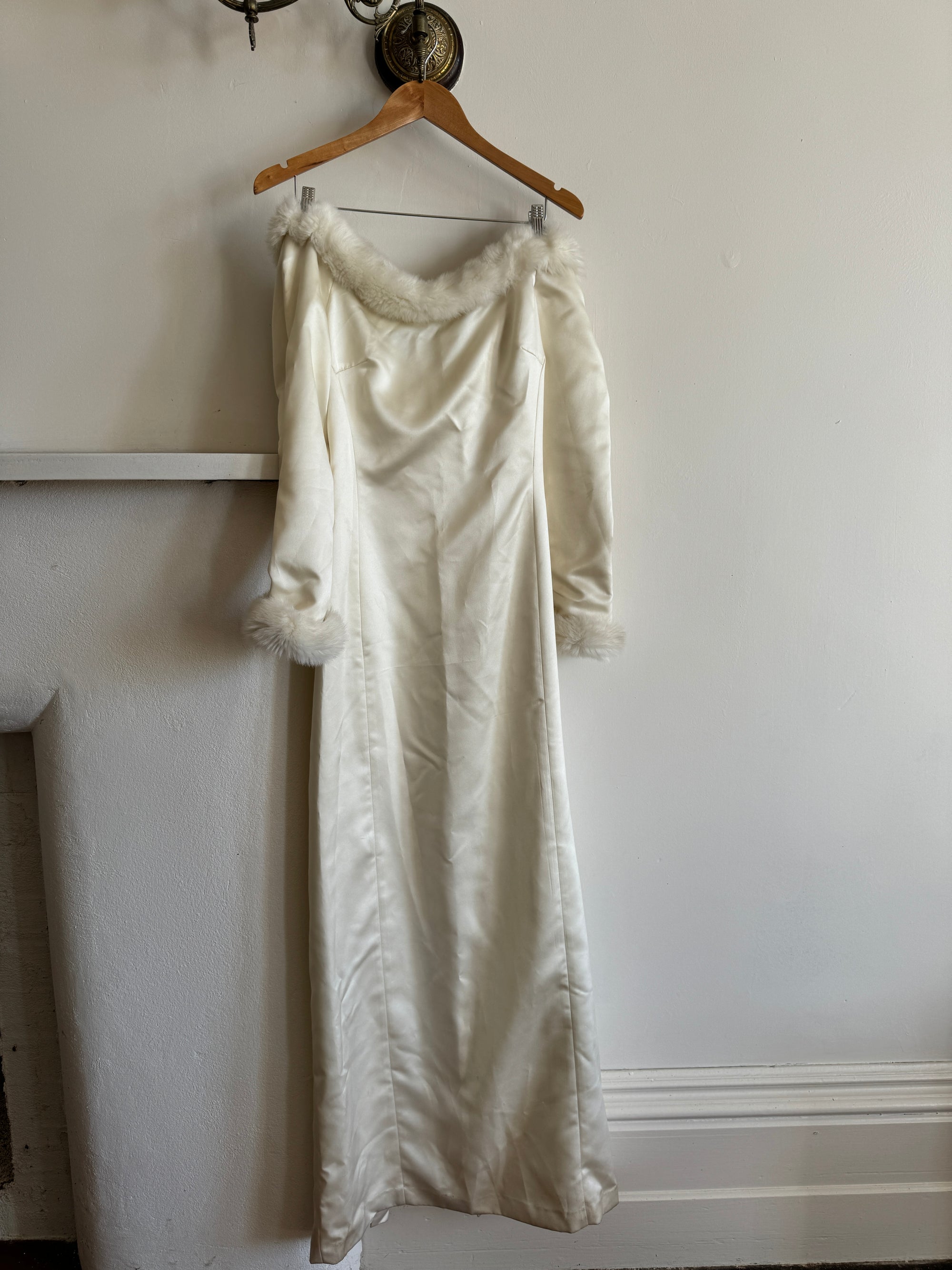 Vintage Fur Trim Long Sleeved Satin Wedding Dress