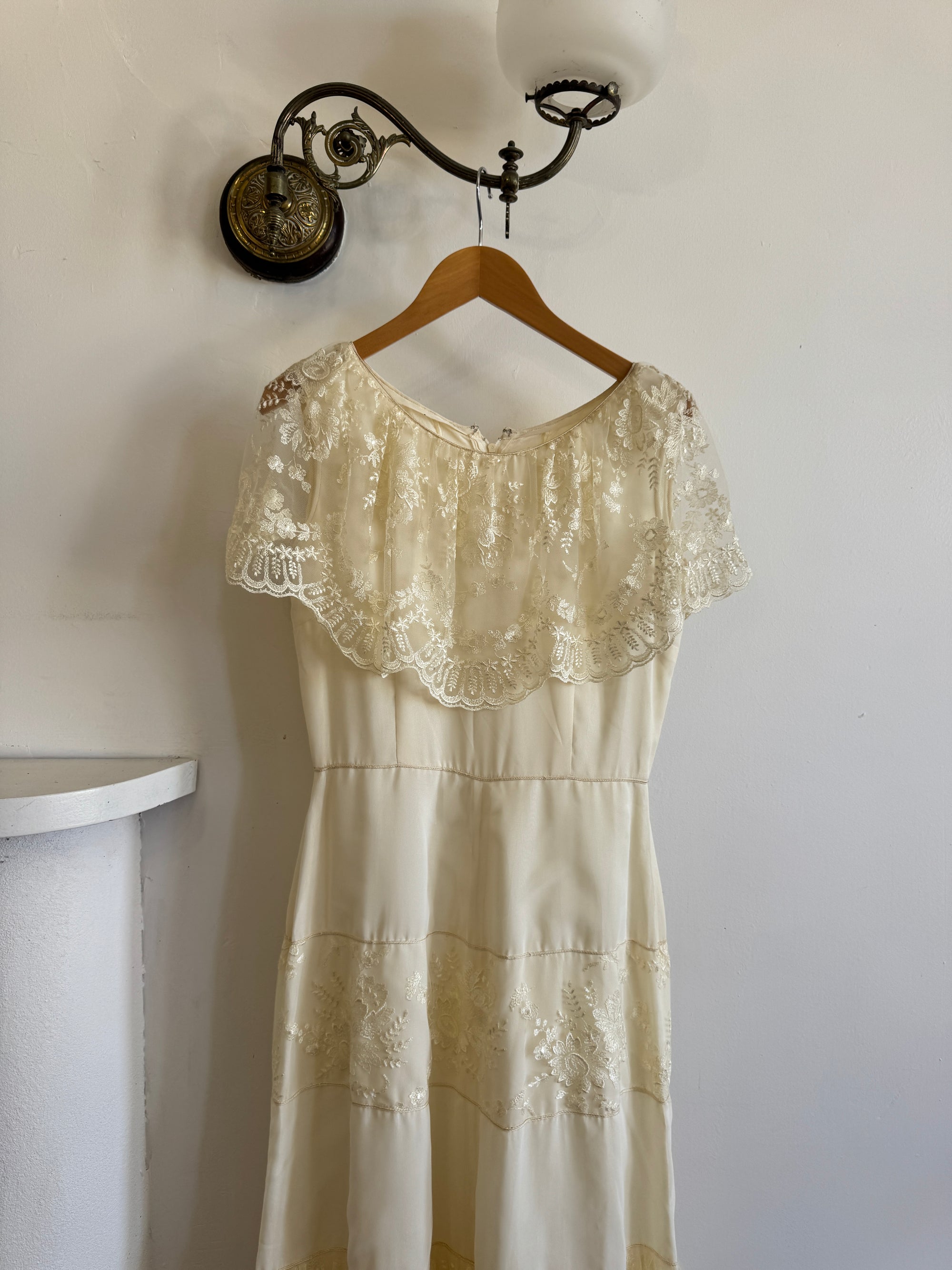 Vintage 70s Creme Tiered Lace Wedding Dress with Pleats