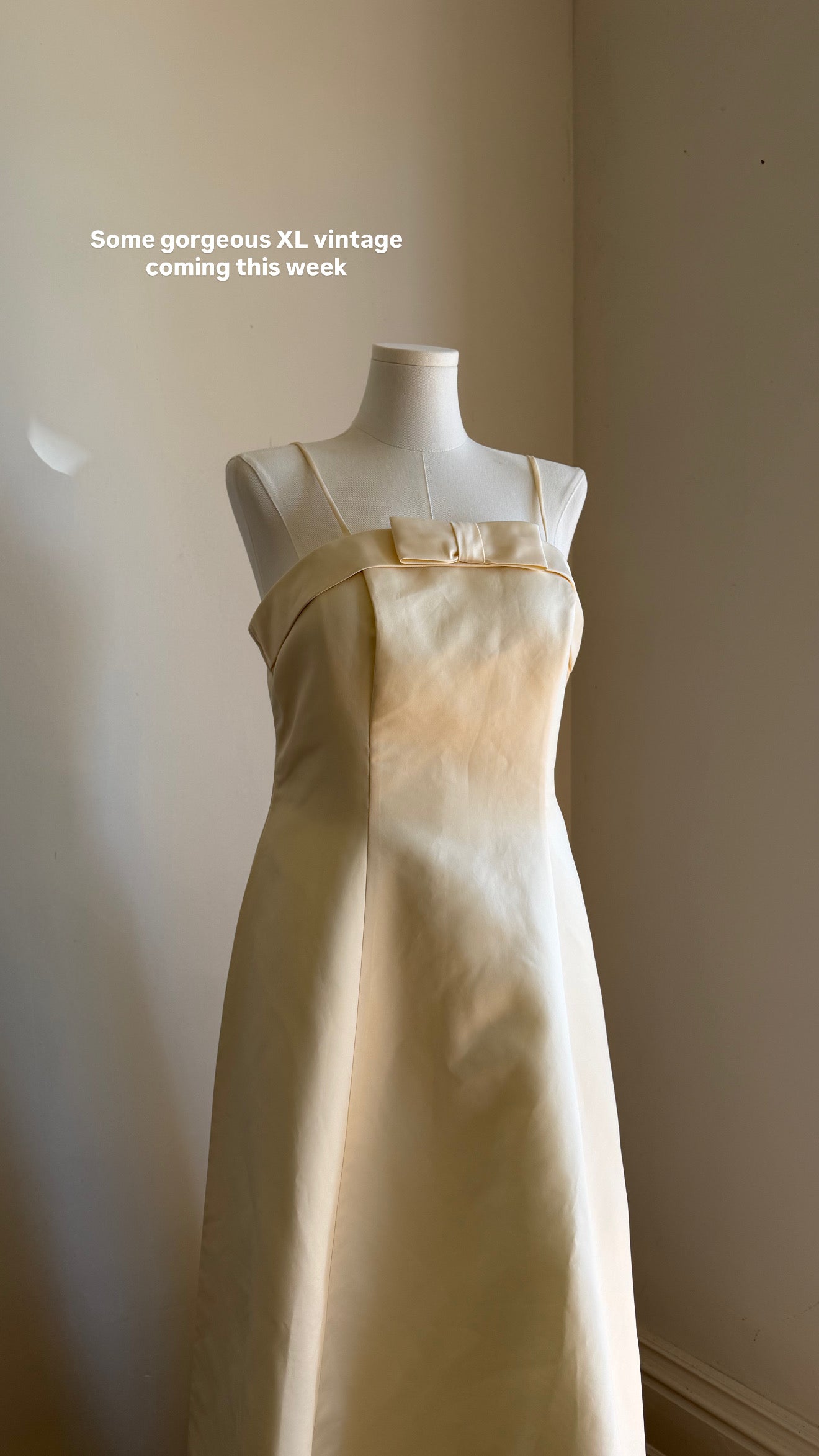 Vintage 90s Plus Size Satin Minimal Bow Wedding Dress and Sash