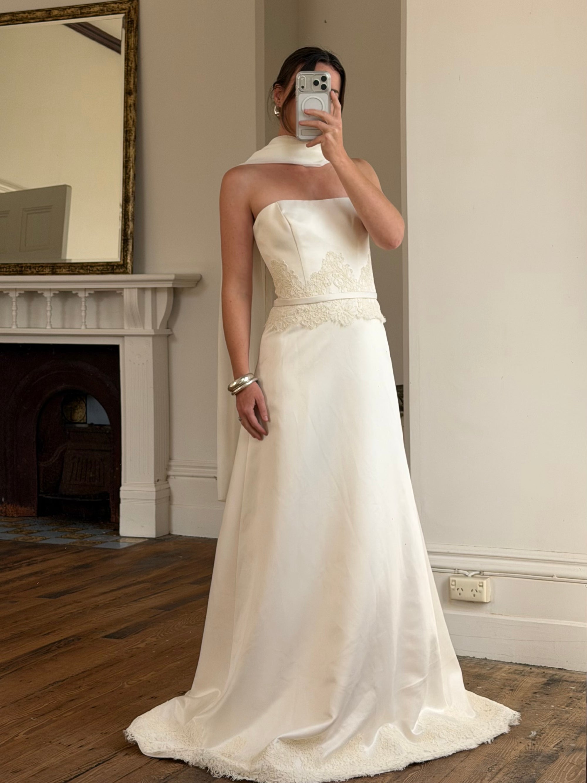 Vintage Y2K Satin Minimalist Strapless Wedding Gown (extra long)