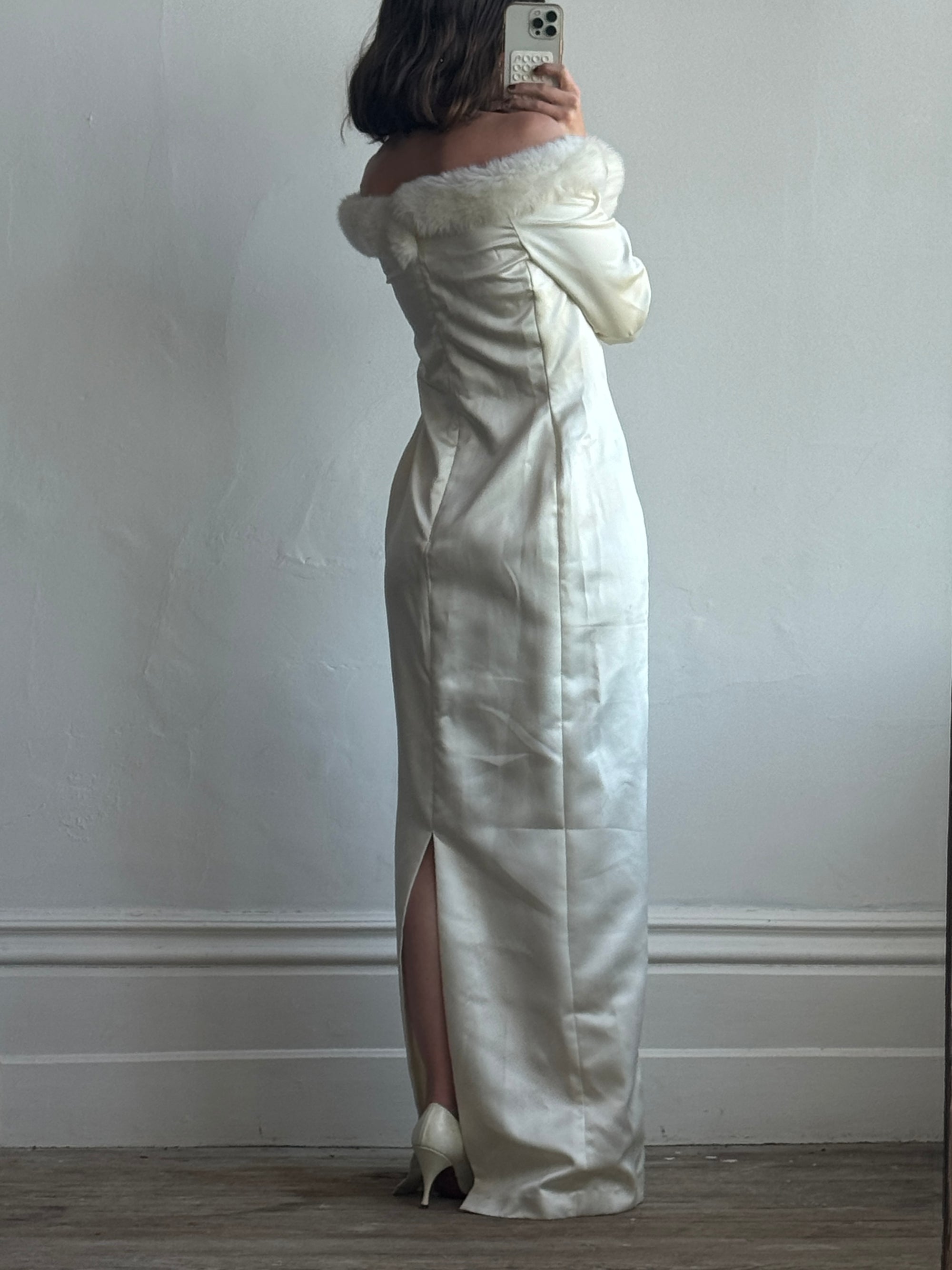 Vintage Fur Trim Long Sleeved Satin Wedding Dress