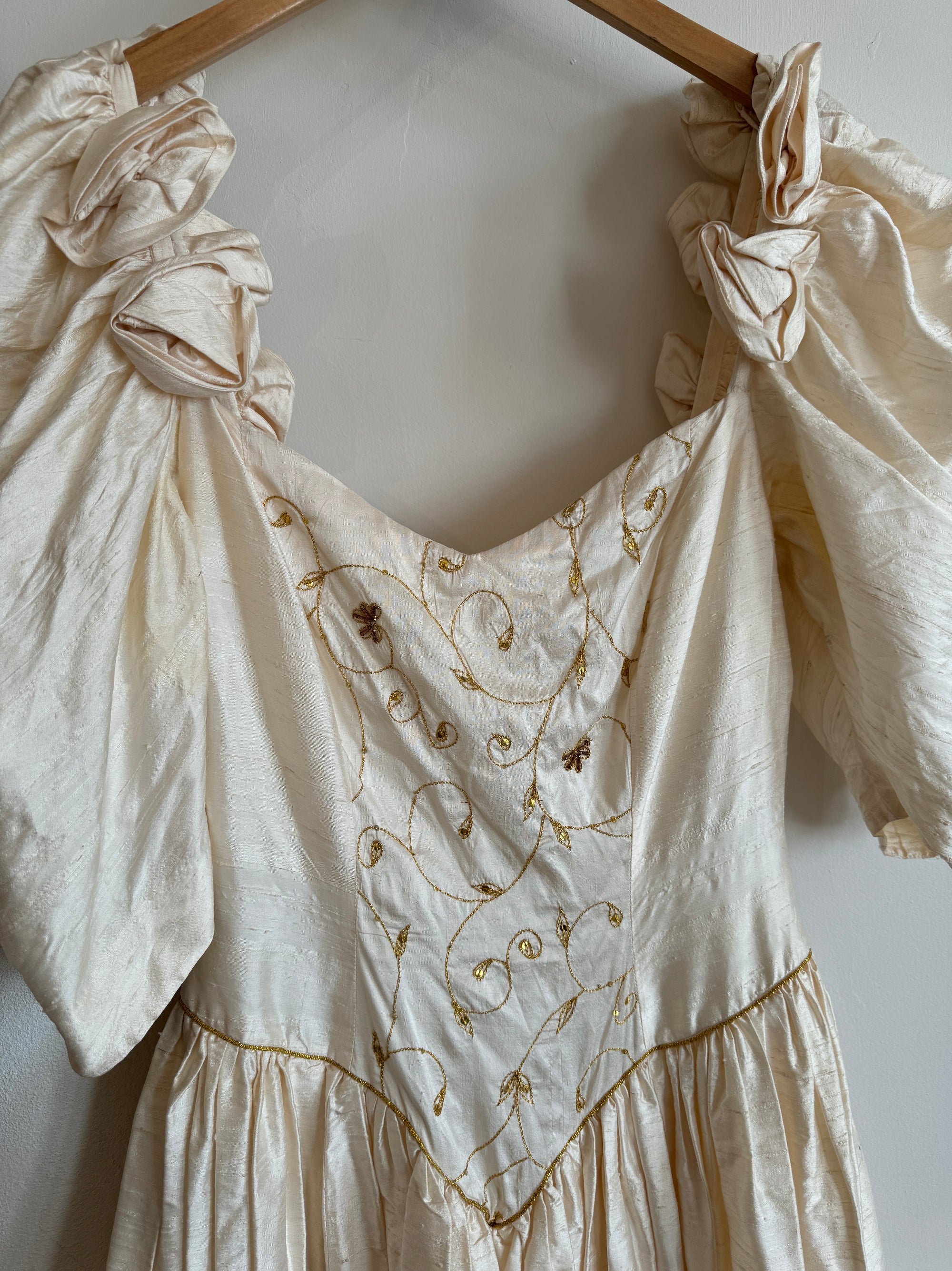 Vintage Puff Sleeve Rosette Bridal Gown