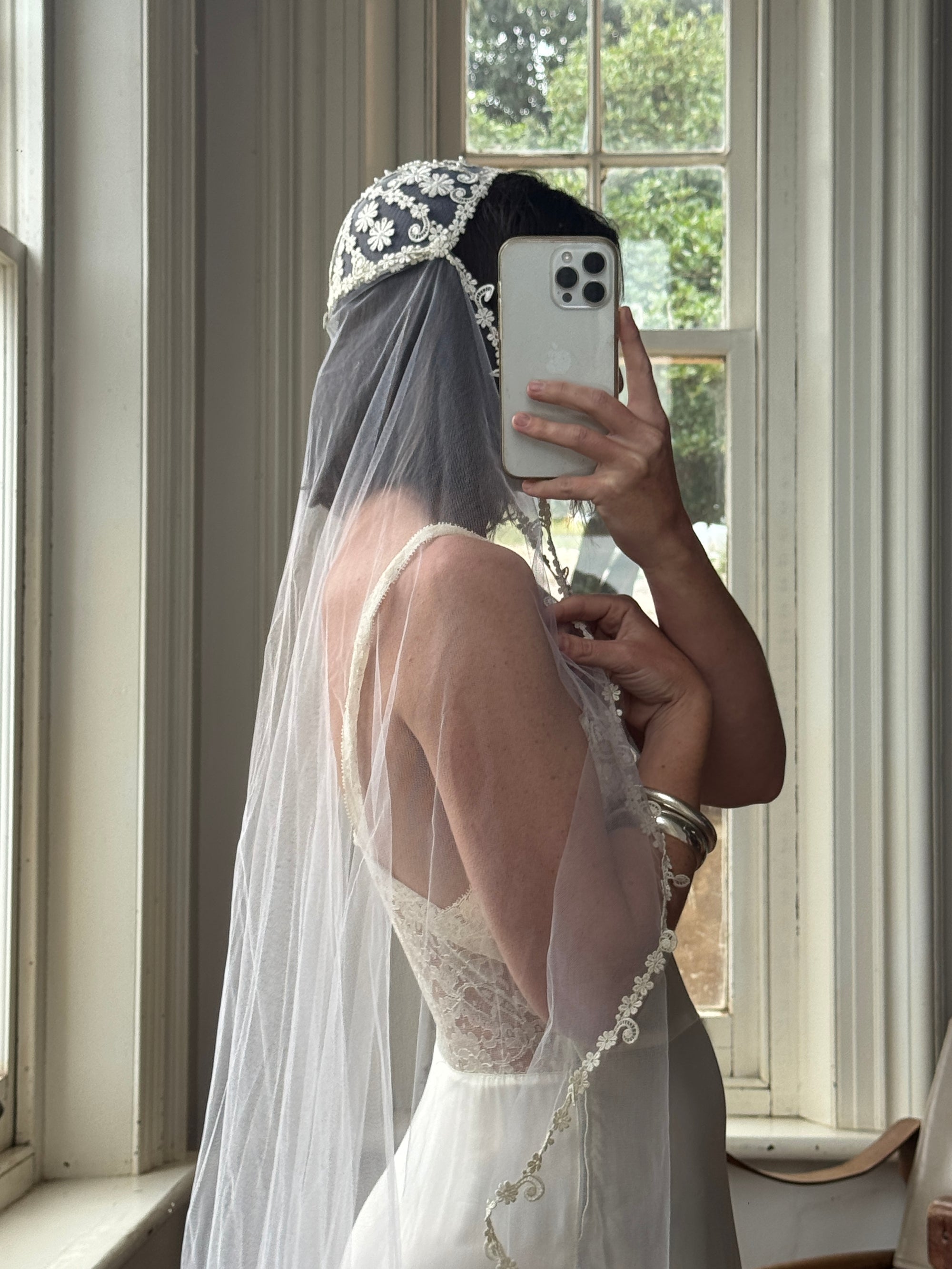 Vintage 70s Floral Juliet Cap Veil