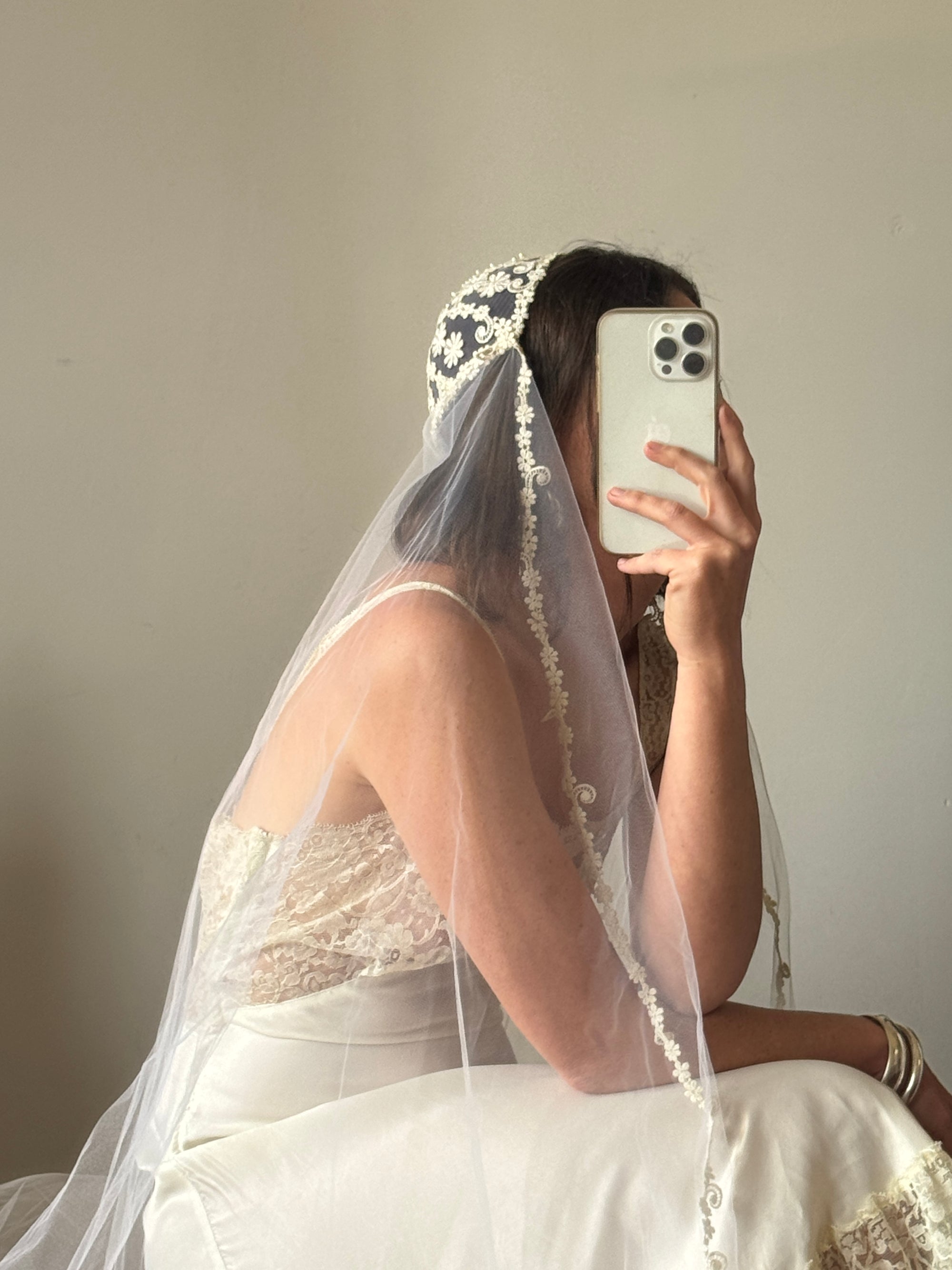 Vintage 70s Floral Juliet Cap Veil