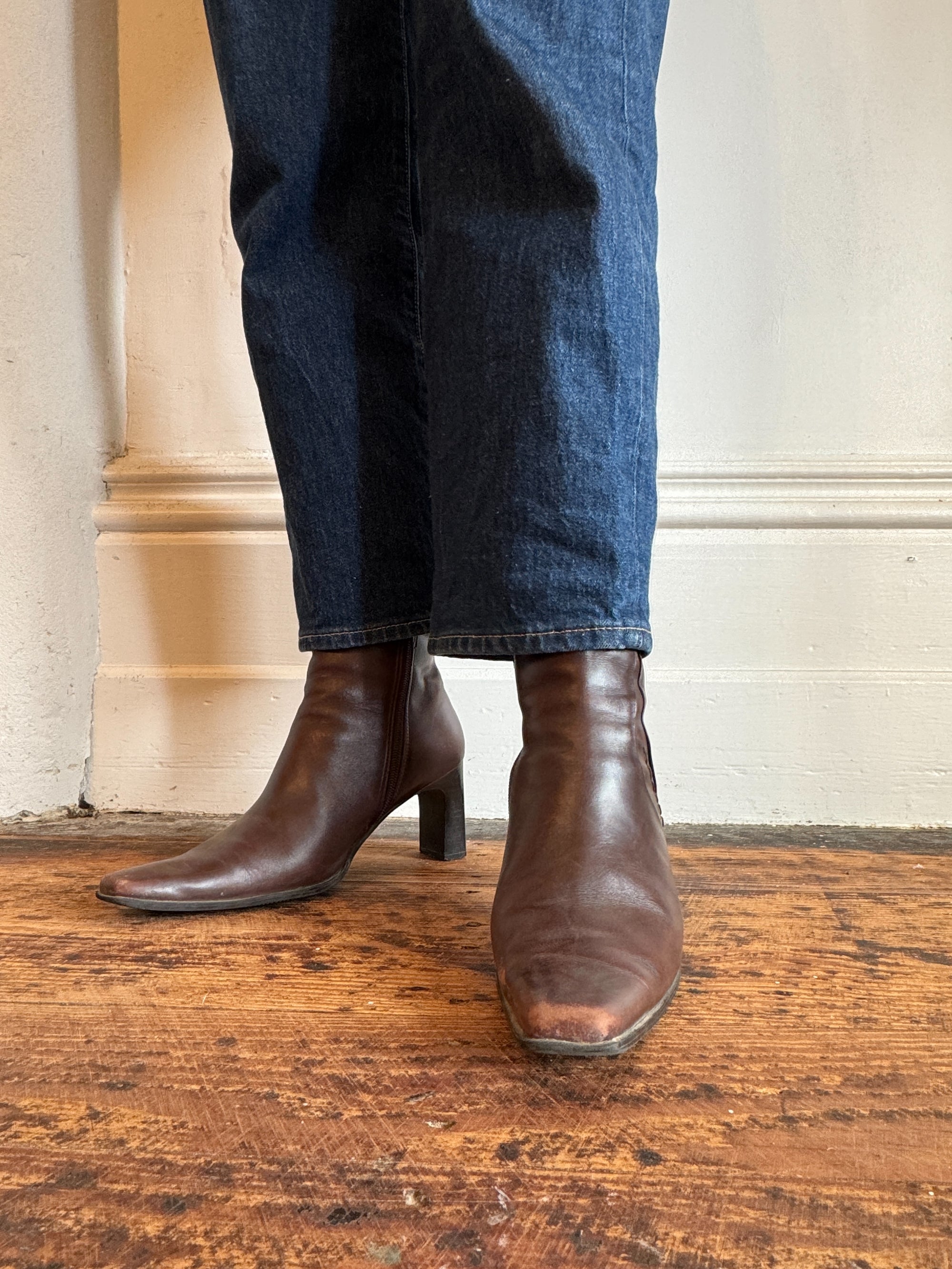 Vintage 90s Brown Leather Pointed Ankle Boots