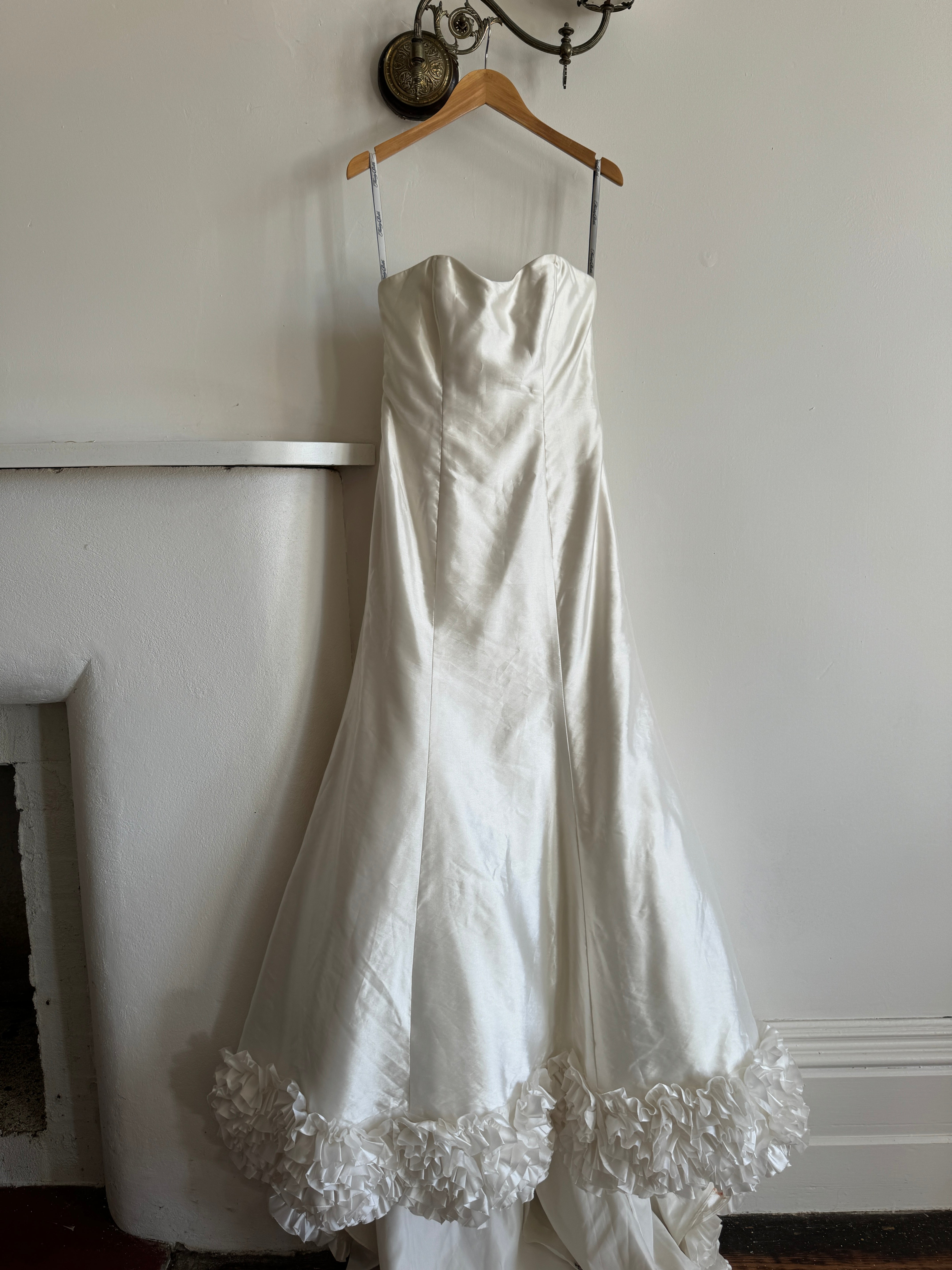 Vintage Y2K Strapless Satin Wedding Gown with Ruffled Train