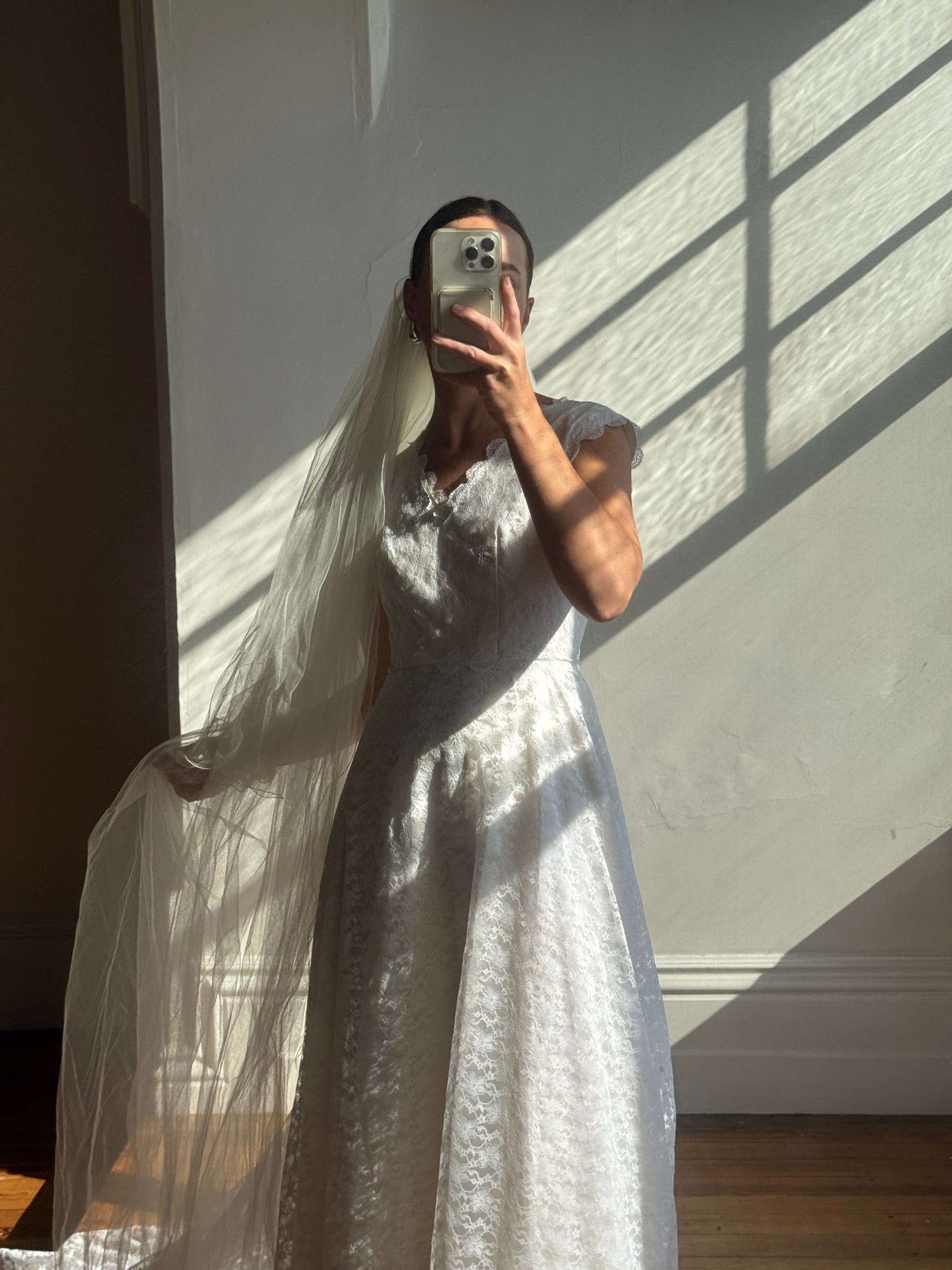 Vintage 60s Sleeveless Lace Wedding Gown With Train