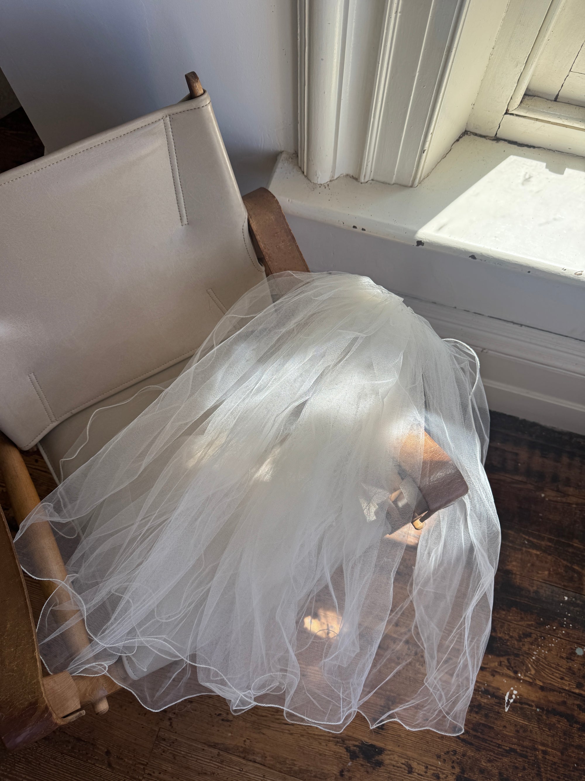 Vintage Blusher Wavy Tulle Hair Piece