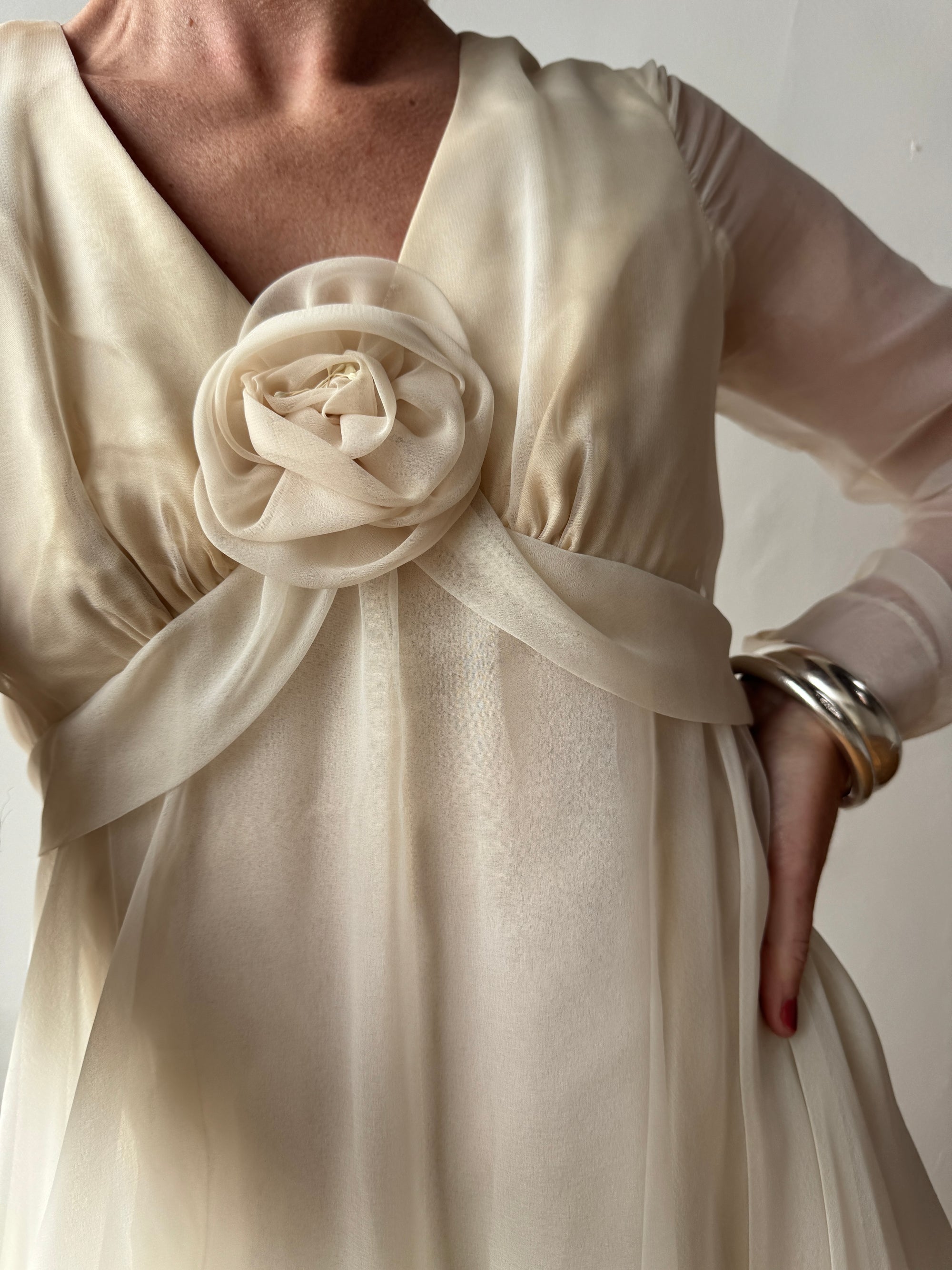 Vintage 70s Chiffon Rosette Wedding Dress Creme