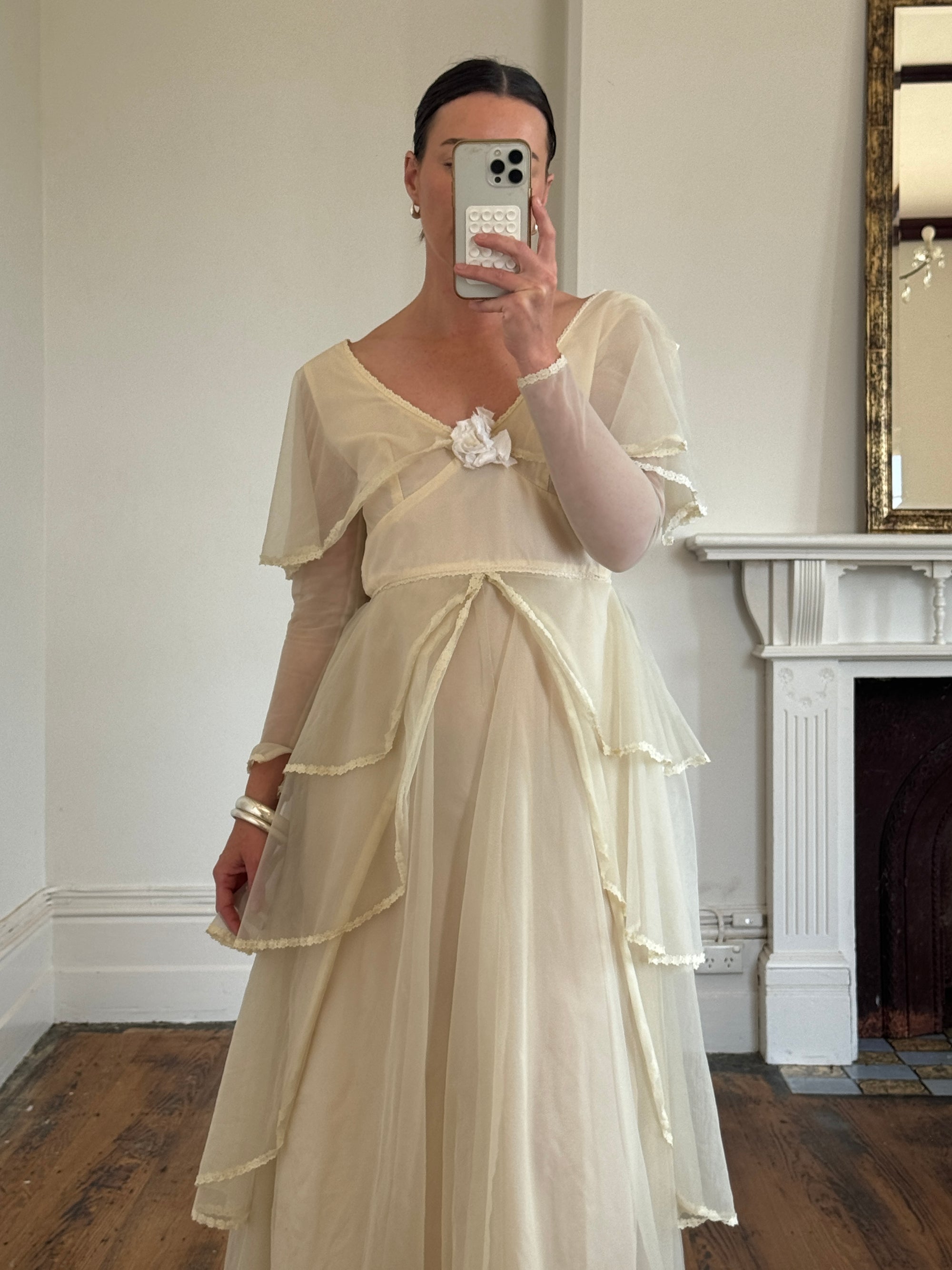 Vintage 60s Tiered Waterfall Wedding Dress Creme