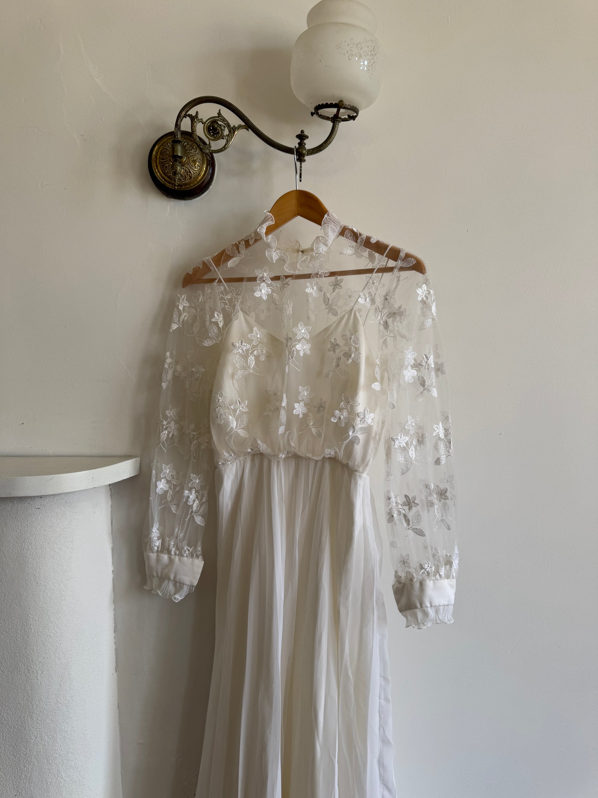 Vintage 60s Floral Lace Pleated Wedding Dress With Train