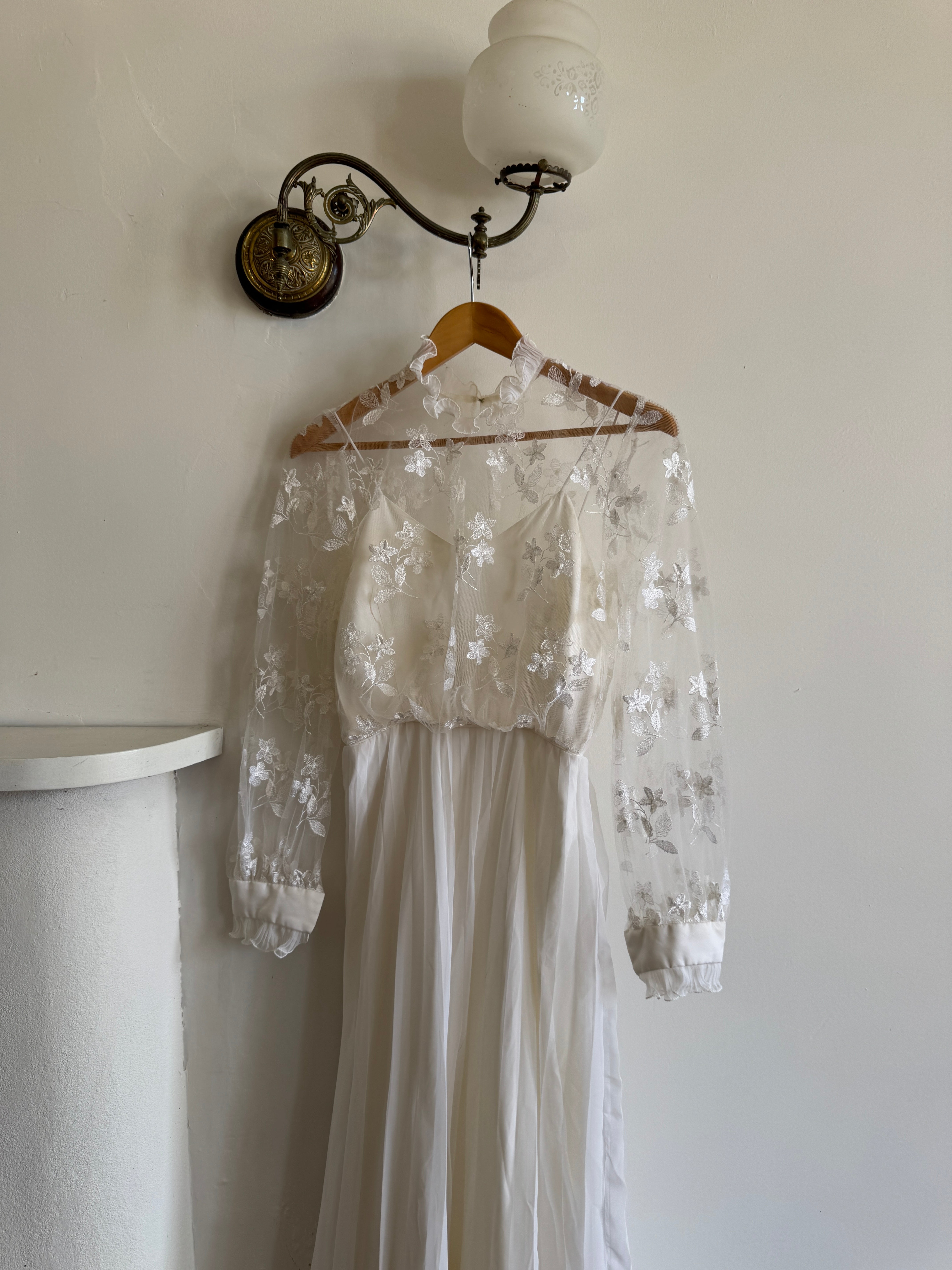 Vintage 60s Floral Lace Pleated Wedding Dress With Train