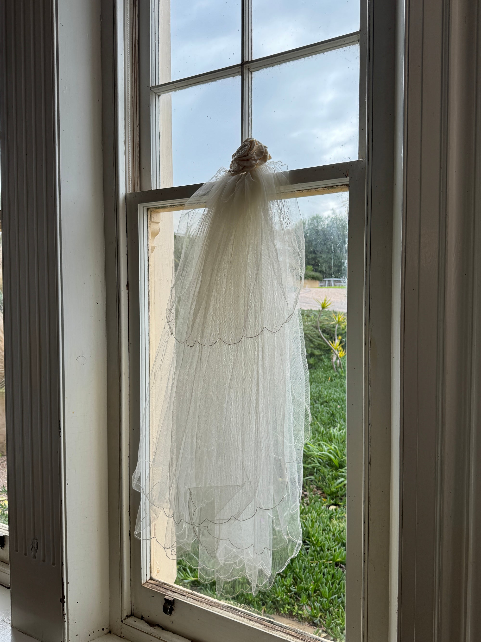 Vintage Scalloped Tulle Veil with Satin Rosette