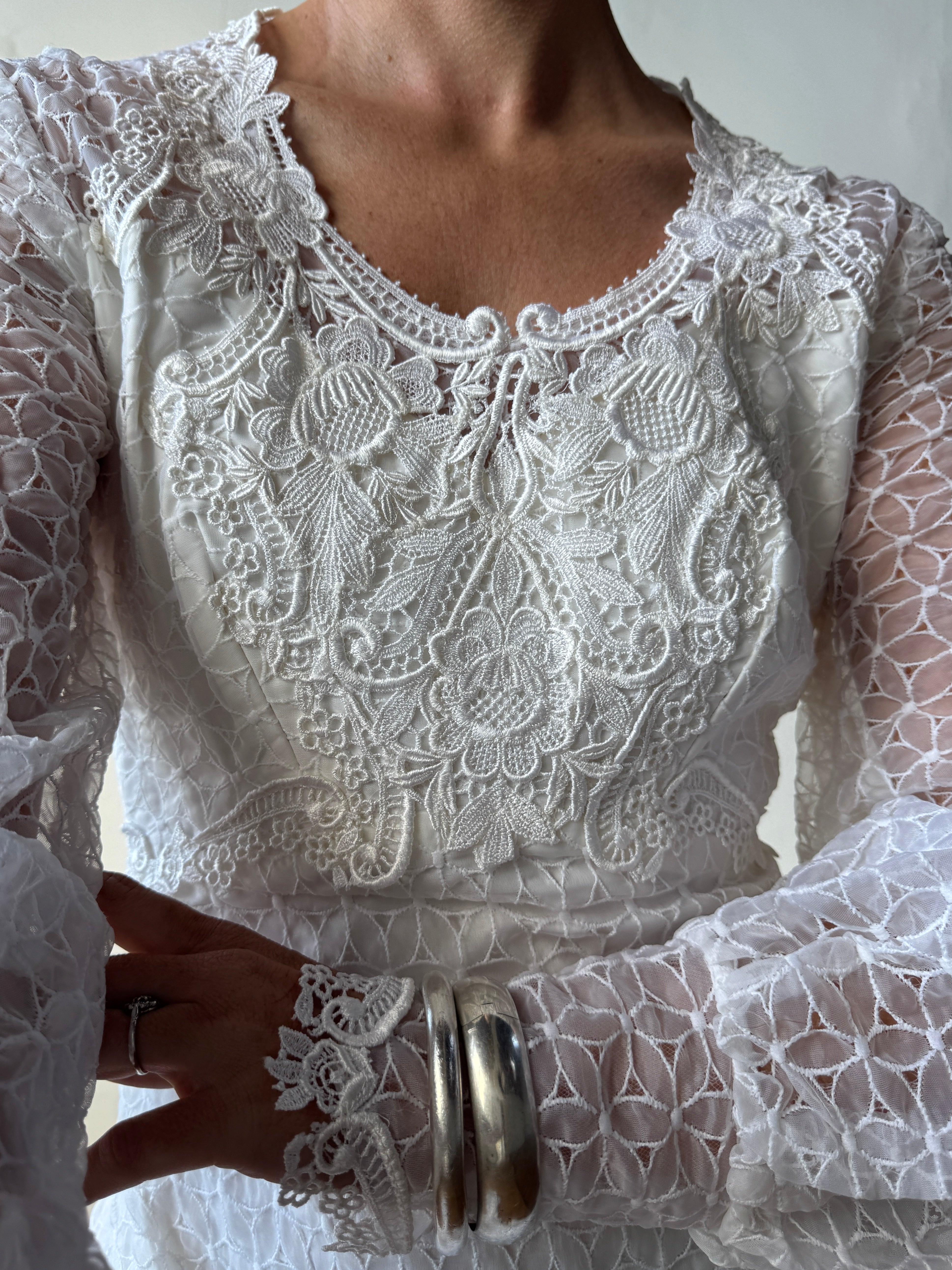 Vintage 70s Daisy Organza Lace Wedding Dress With Train