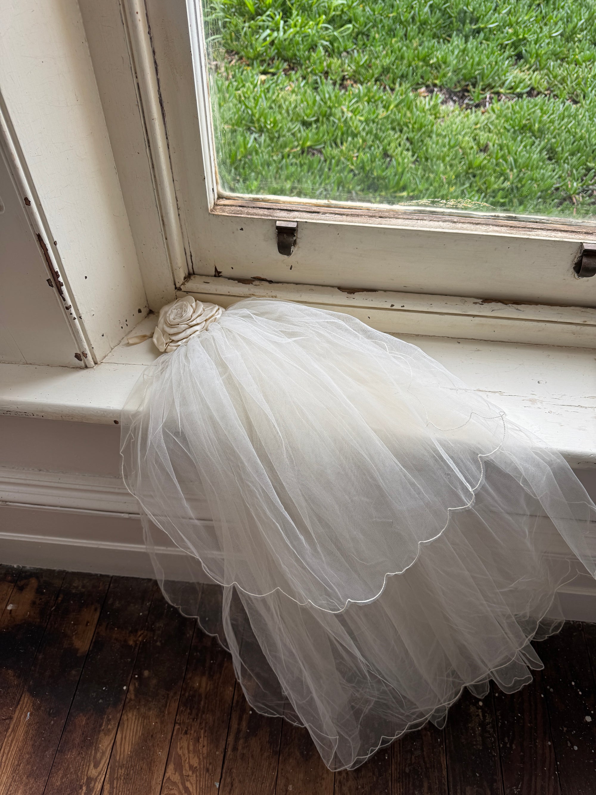 Vintage Scalloped Tulle Veil with Satin Rosette