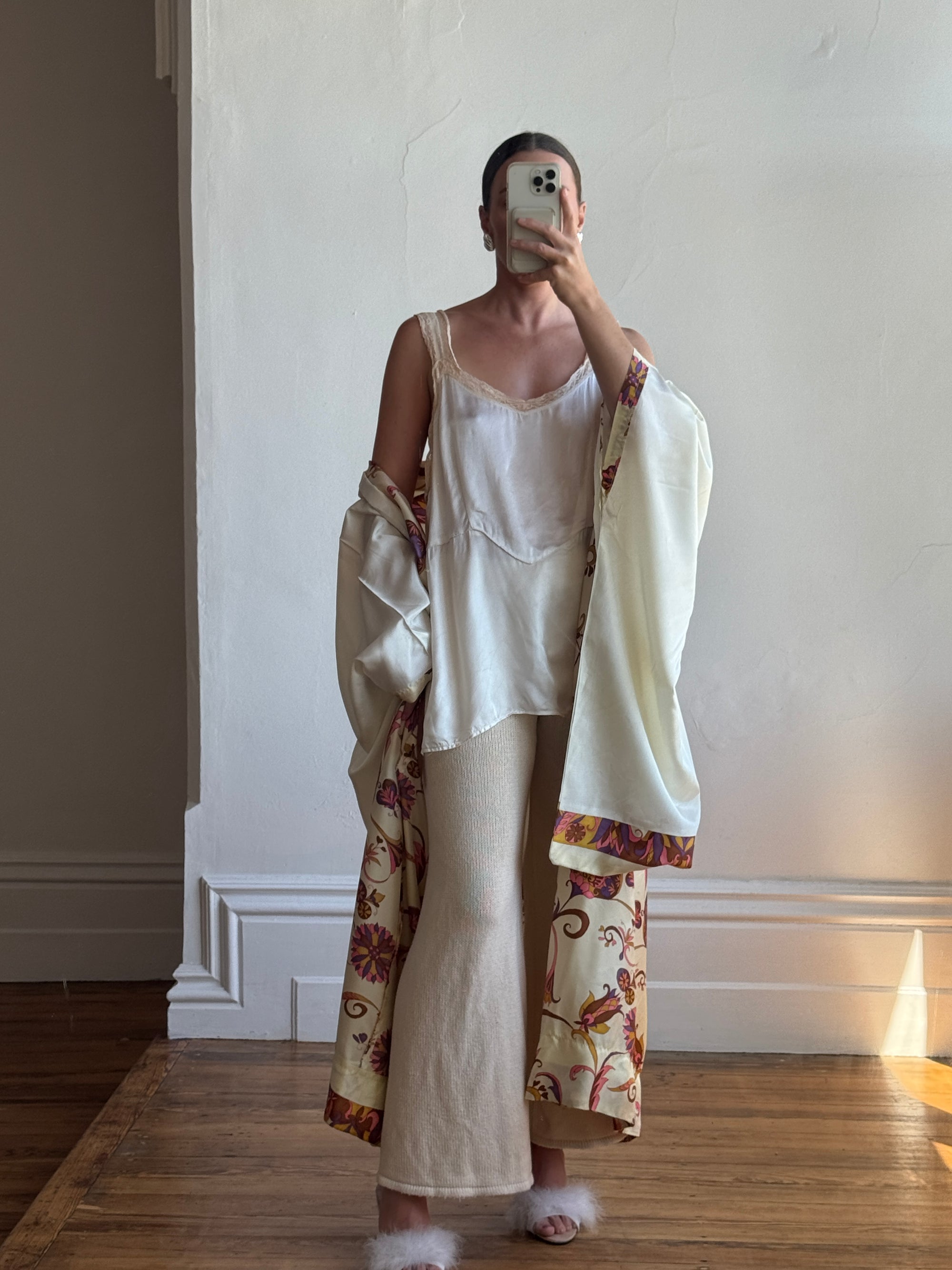 Vintage 70s Cream Oriental Floral Robe