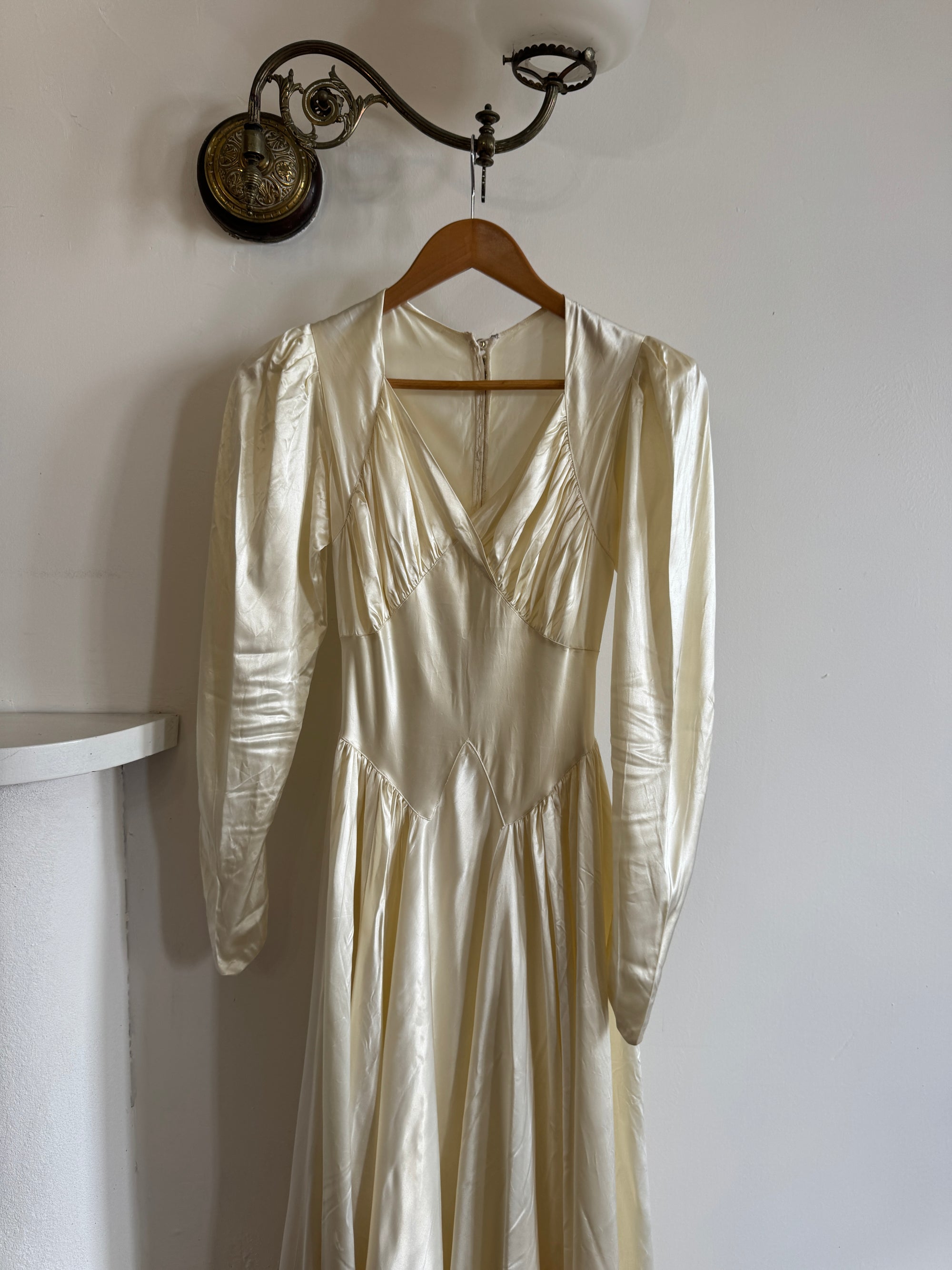 Vintage 40s Satin Minimalist Wedding Gown Creme
