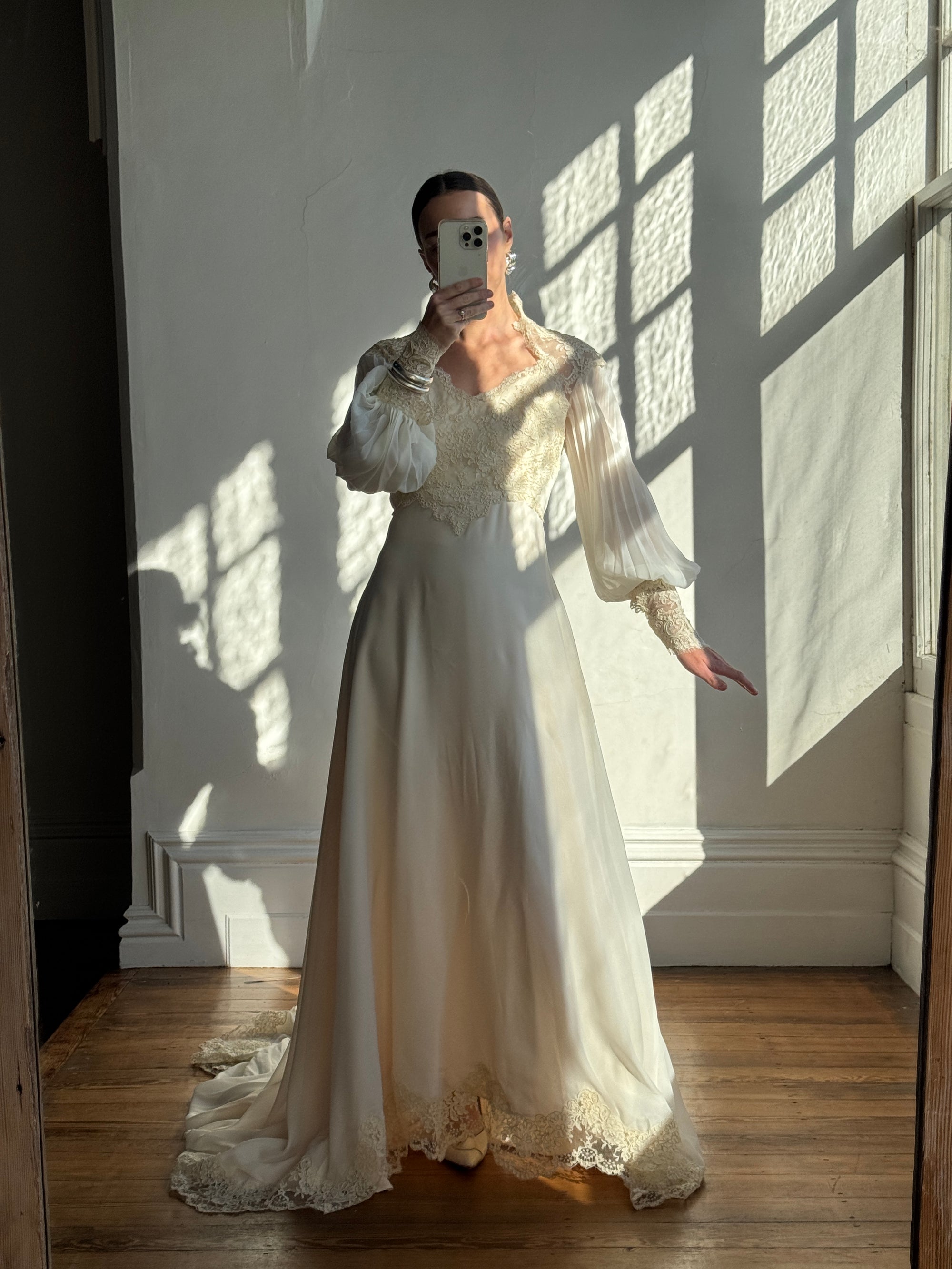Vintage 70s Pleated Sleeve Lace Wedding Gown With Train Creme