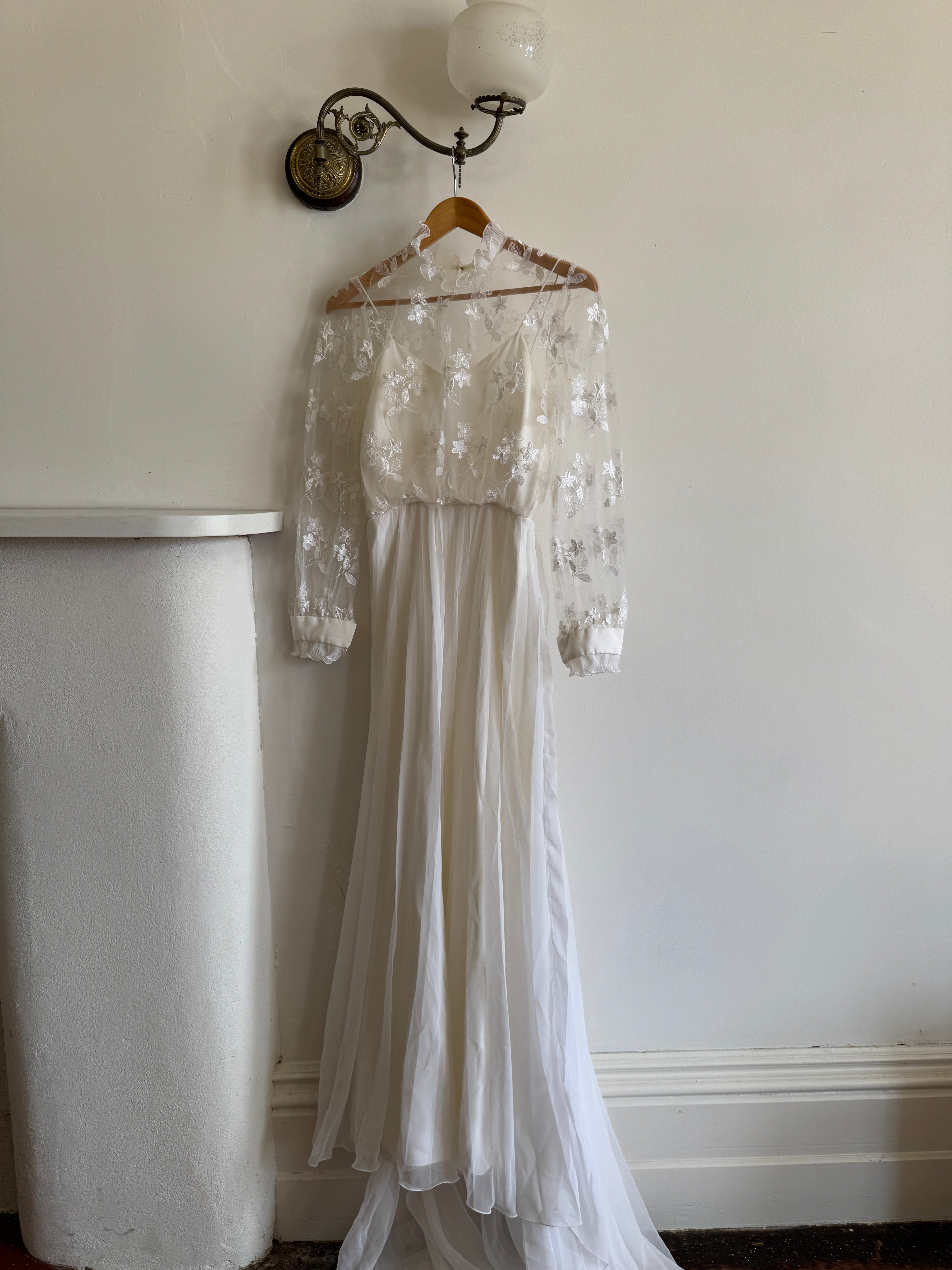 Vintage 60s Floral Lace Pleated Wedding Dress With Train