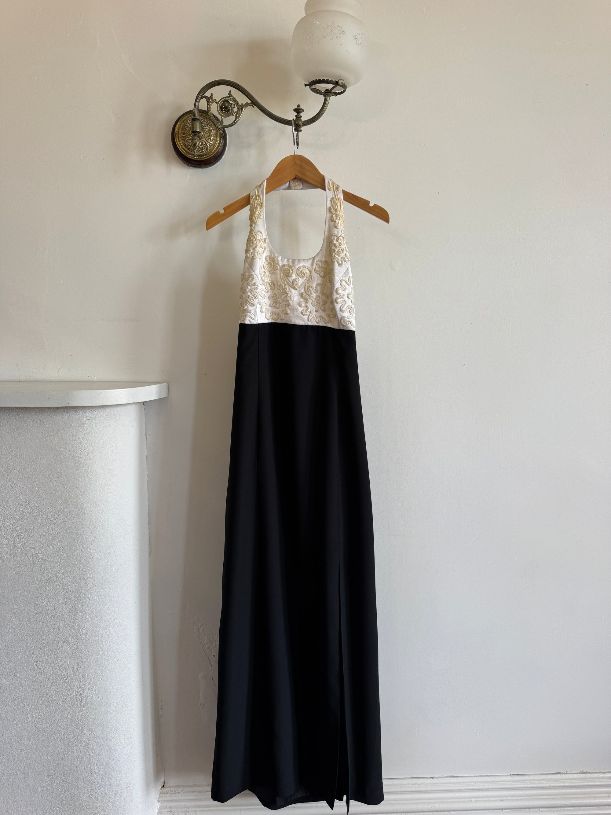 Vintage 90s Halter Crepe Contrast Rope Embroidery Midi Dress