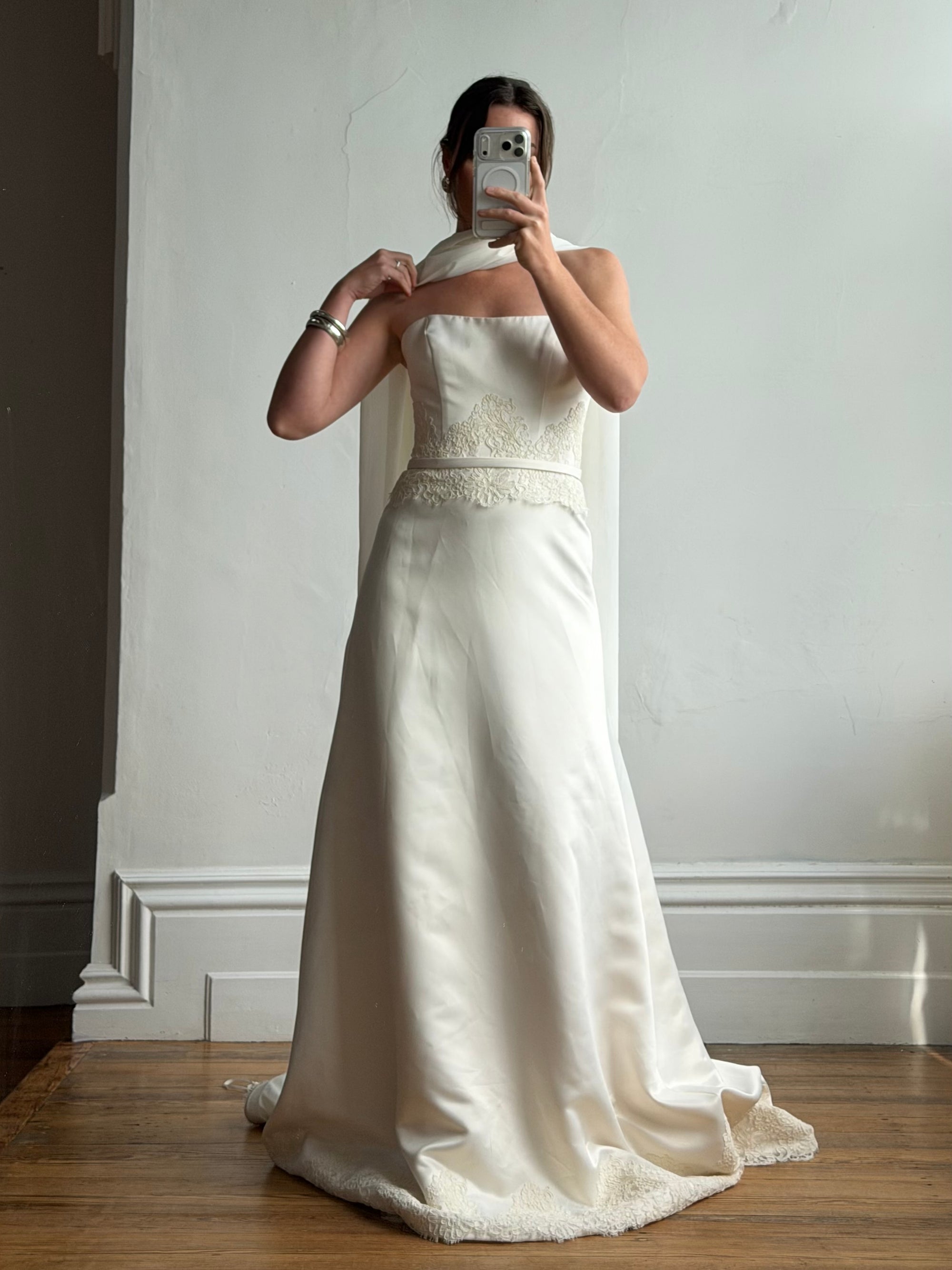 Vintage Y2K Satin Minimalist Strapless Wedding Gown (extra long)