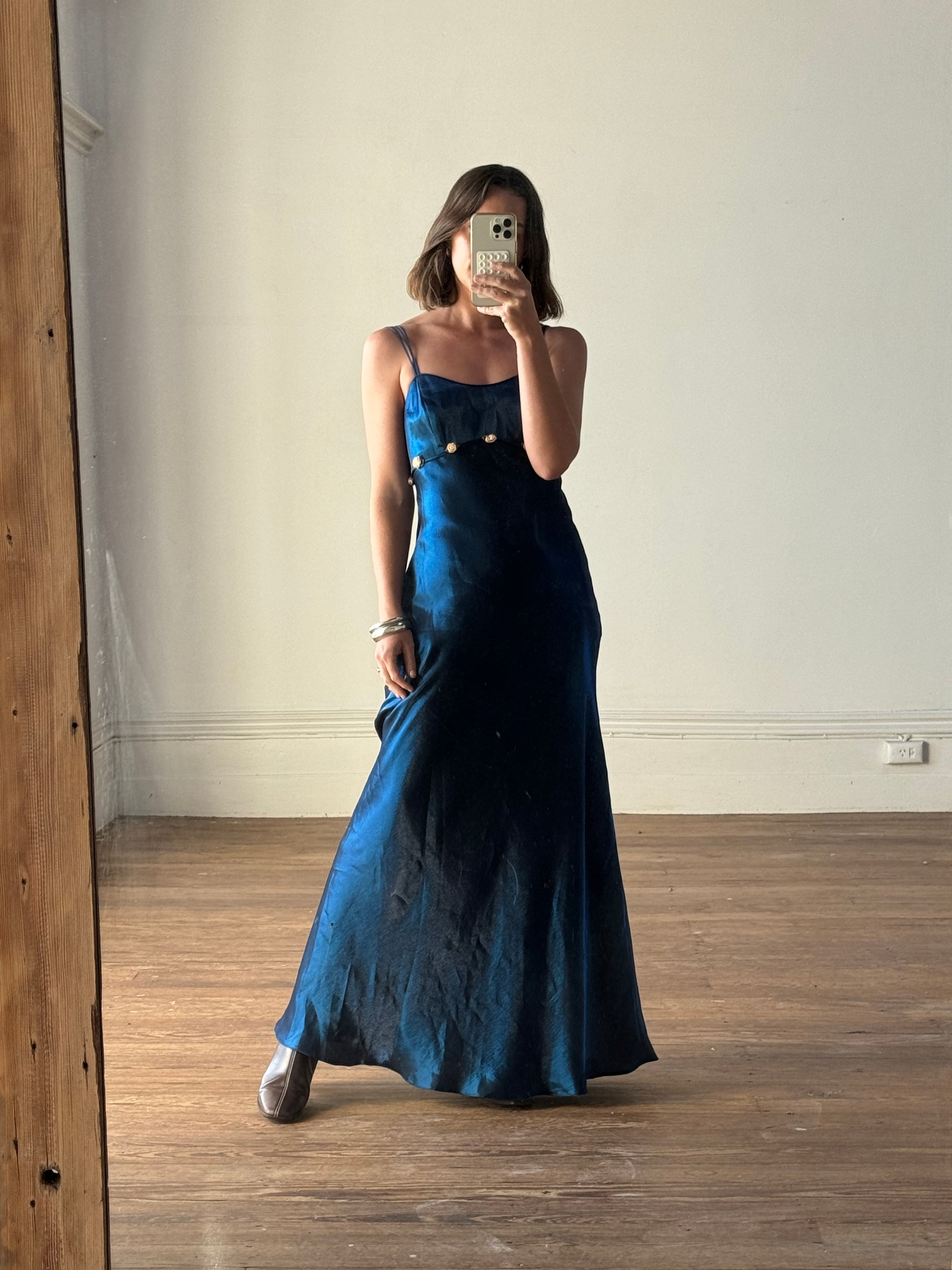 iridescent velvet blue dress Vintage 90s Midnight With Flowers – Call Me The Breeze Yellow What to Wear to Color:Black Silver