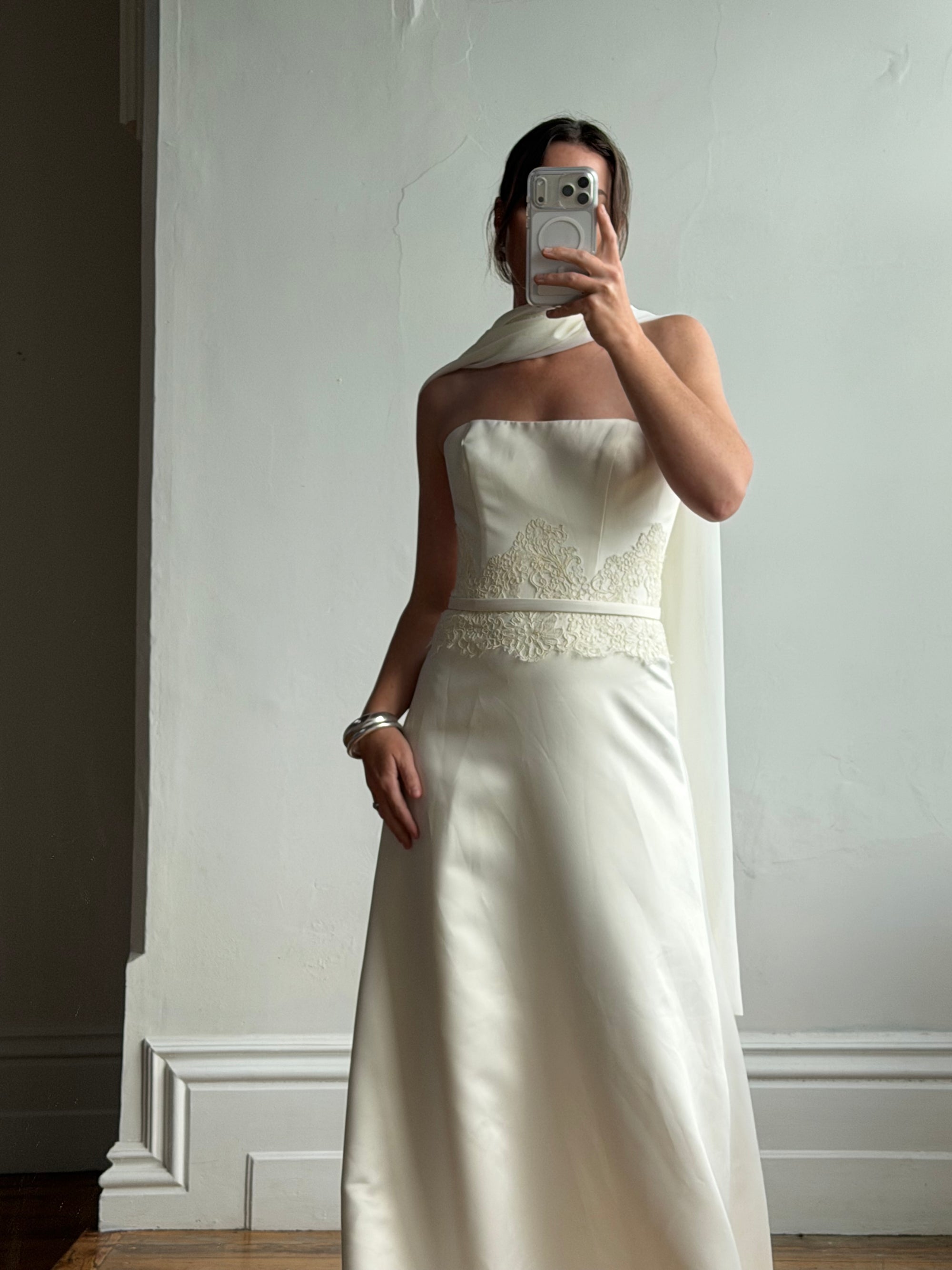Vintage Y2K Satin Minimalist Strapless Wedding Gown (extra long)