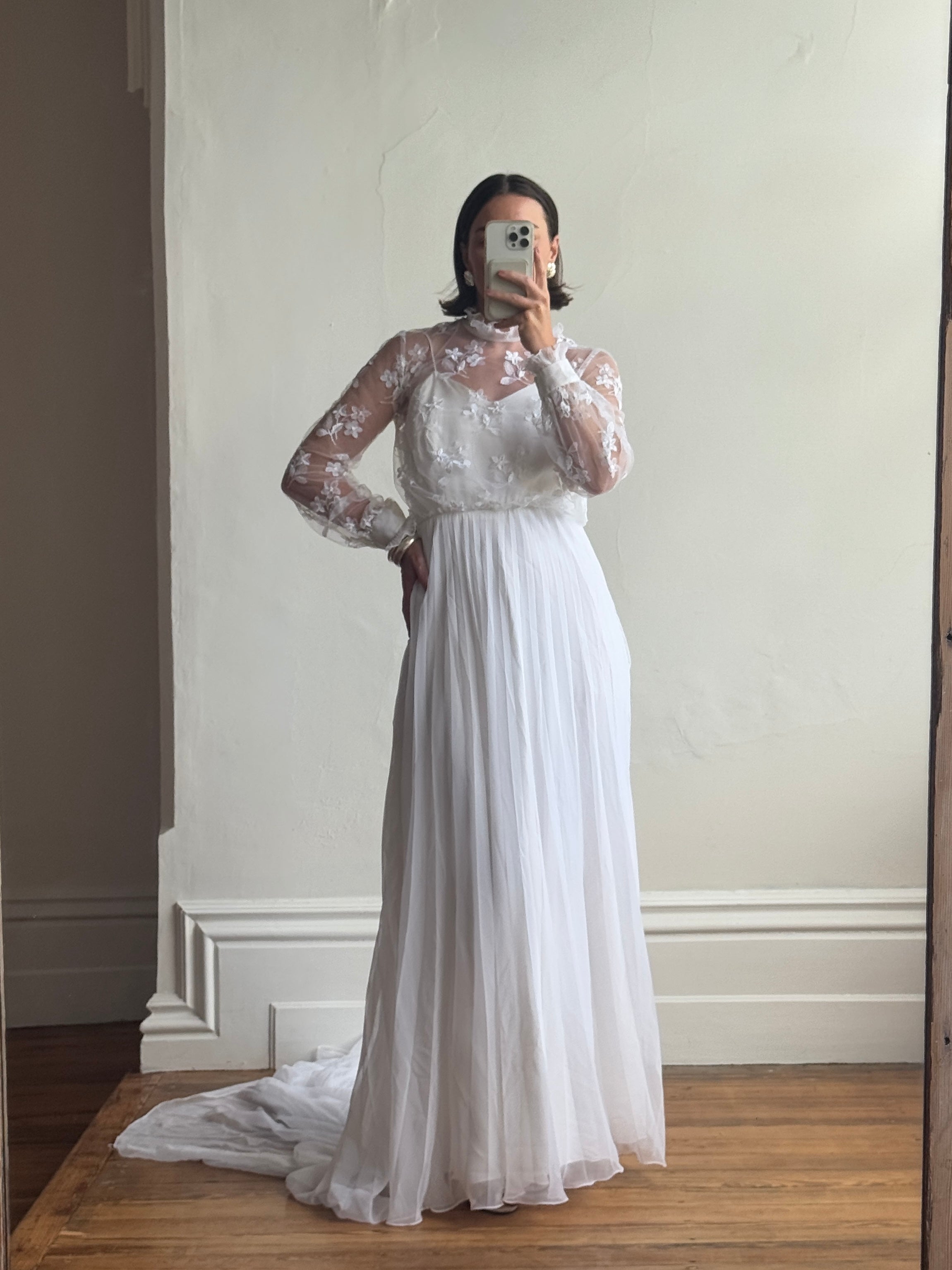 Vintage 60s Floral Lace Pleated Wedding Dress With Train