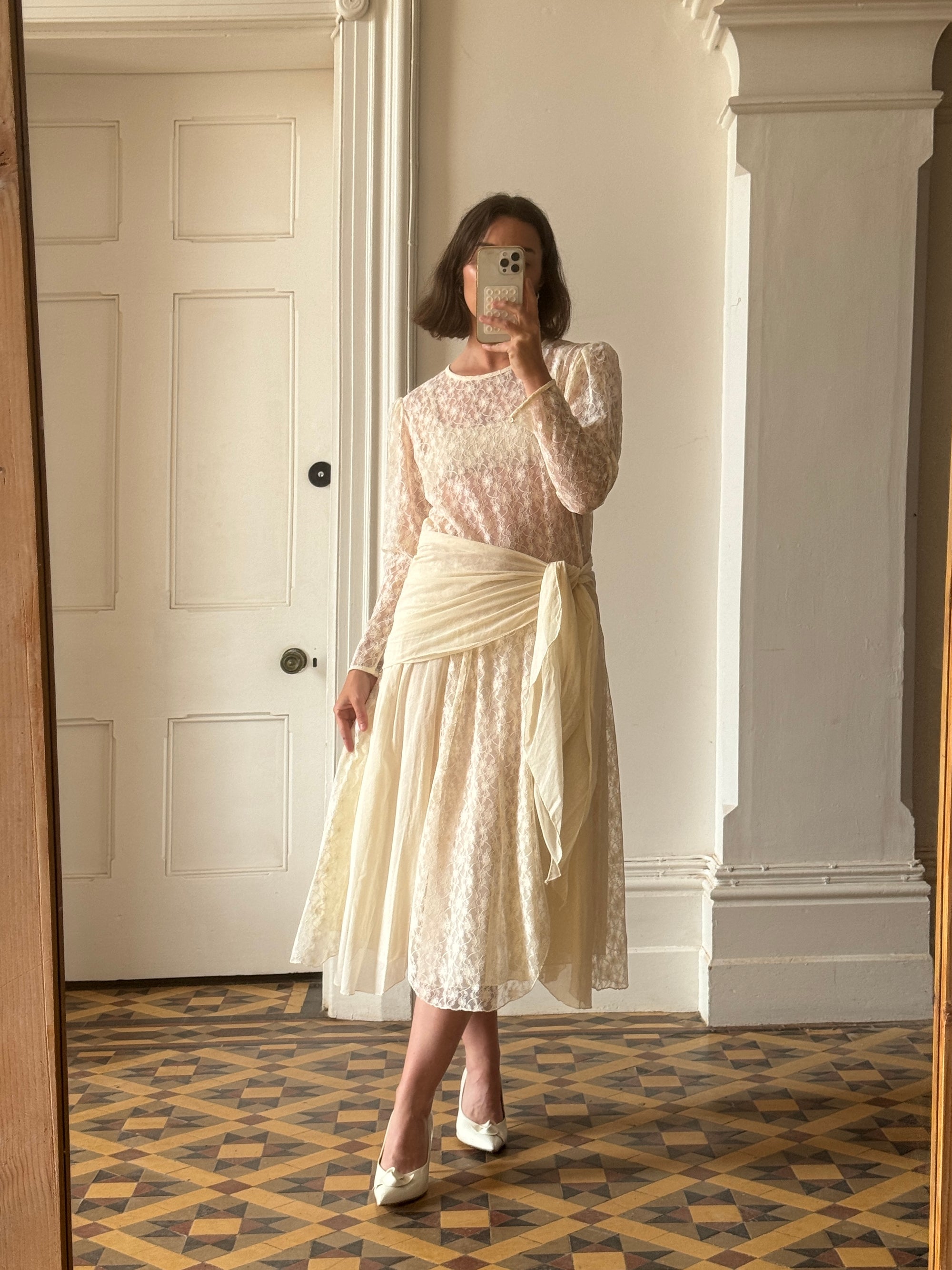 Vintage 80s Creme Lace Shift Wedding Dress With Scarf