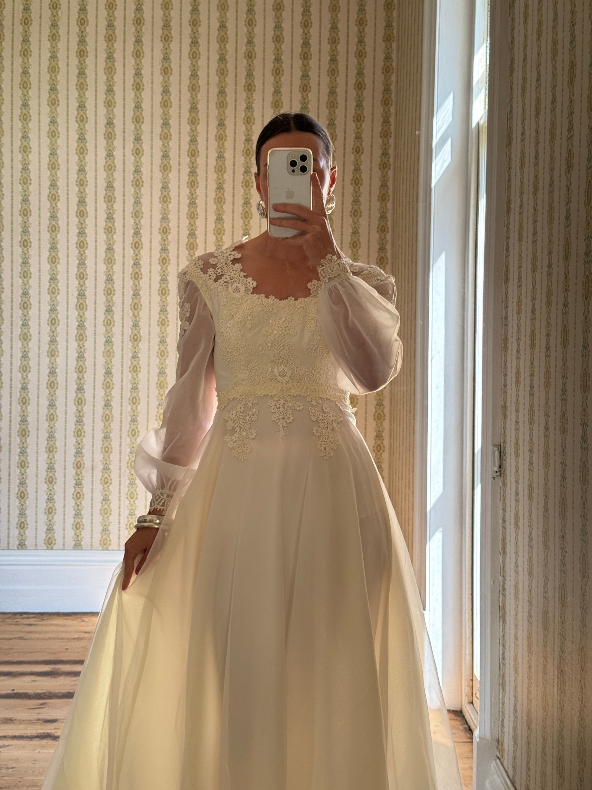 Vintage 70s Lace Poet Sleeve Wedding Dress Ivory