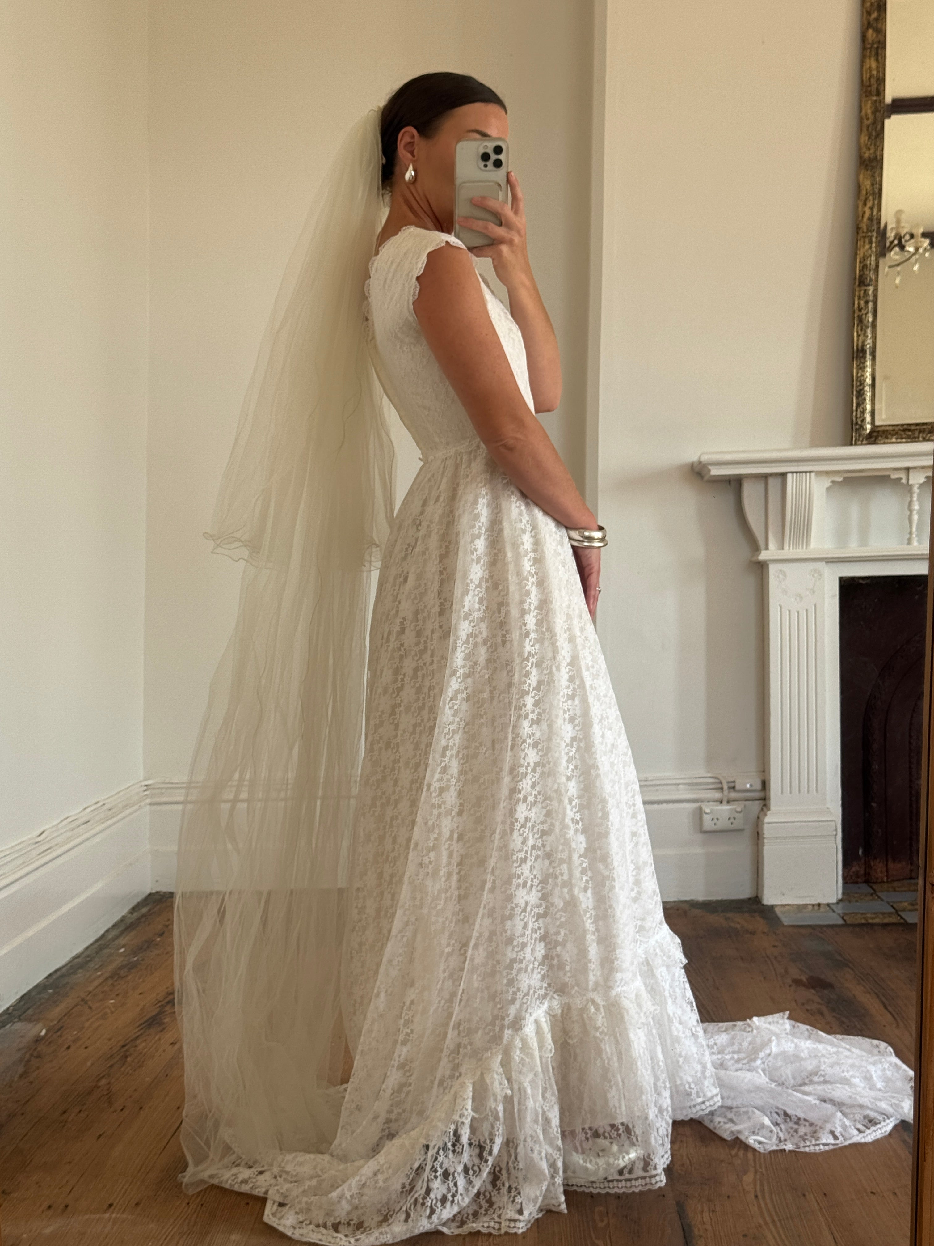 Vintage 60s Sleeveless Lace Wedding Gown With Train