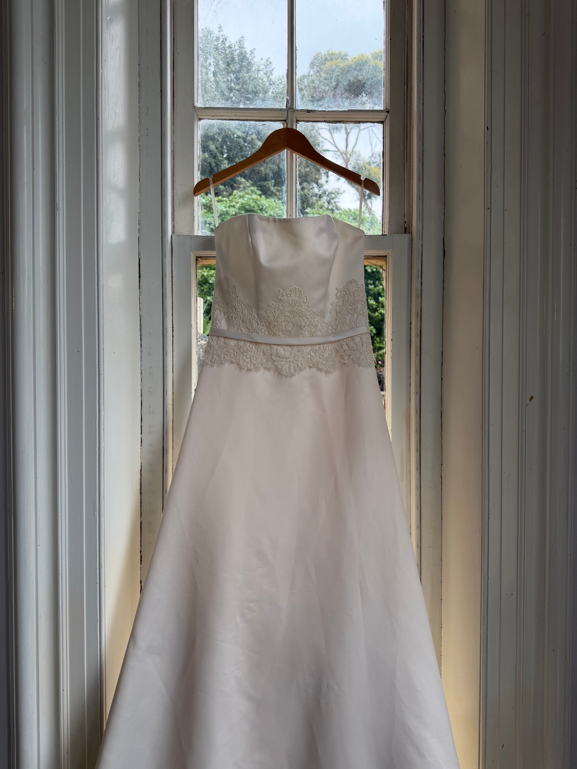 Vintage Y2K Satin Minimalist Strapless Wedding Gown (extra long)
