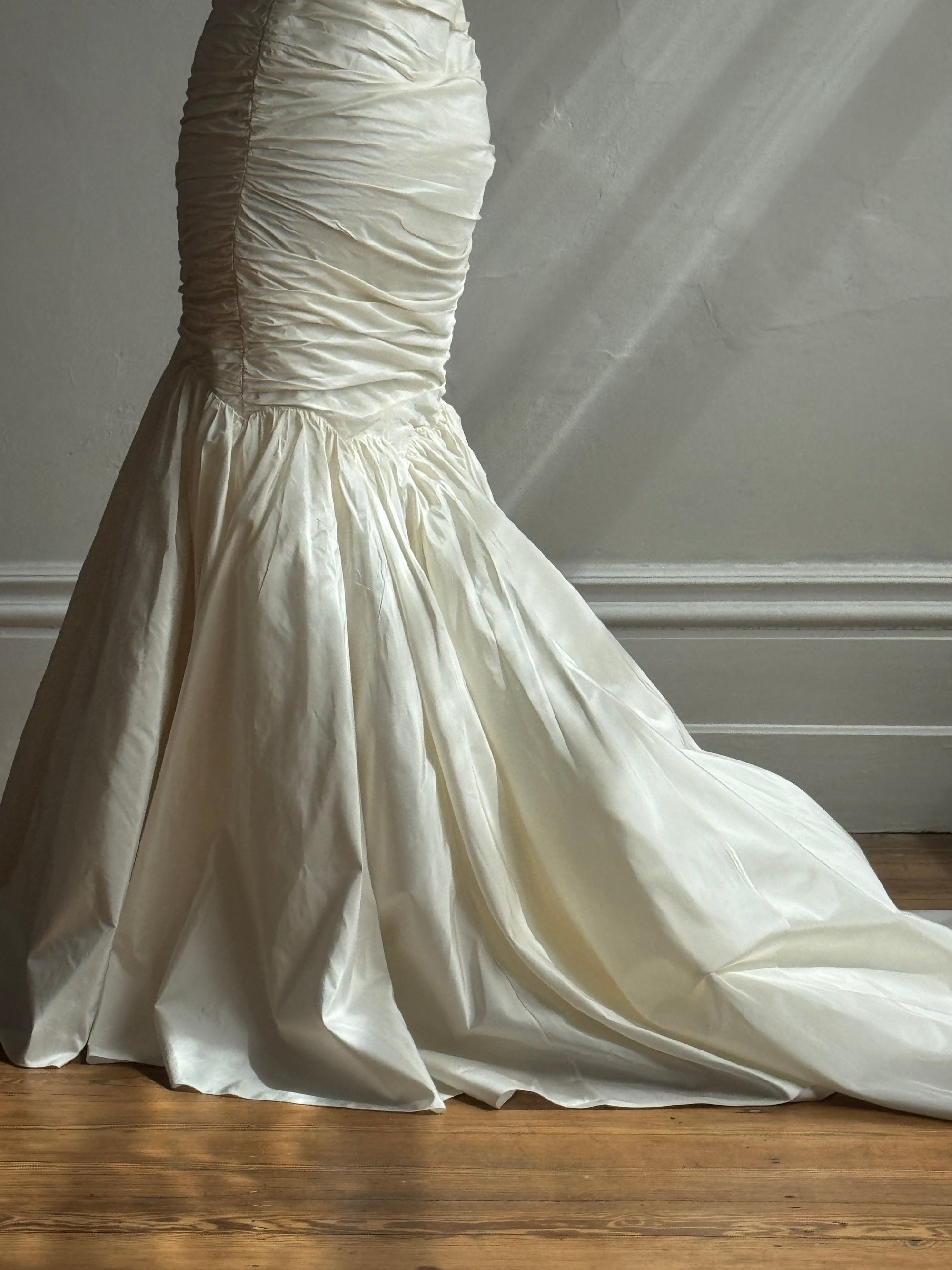Vintage Y2K Pure Silk Taffeta Gathered Fishtail Wedding Gown