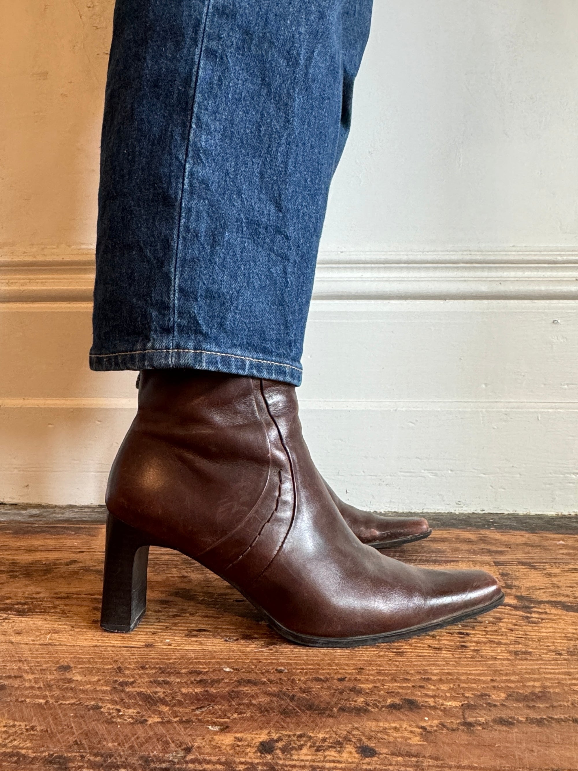 Vintage 90s Brown Leather Pointed Ankle Boots