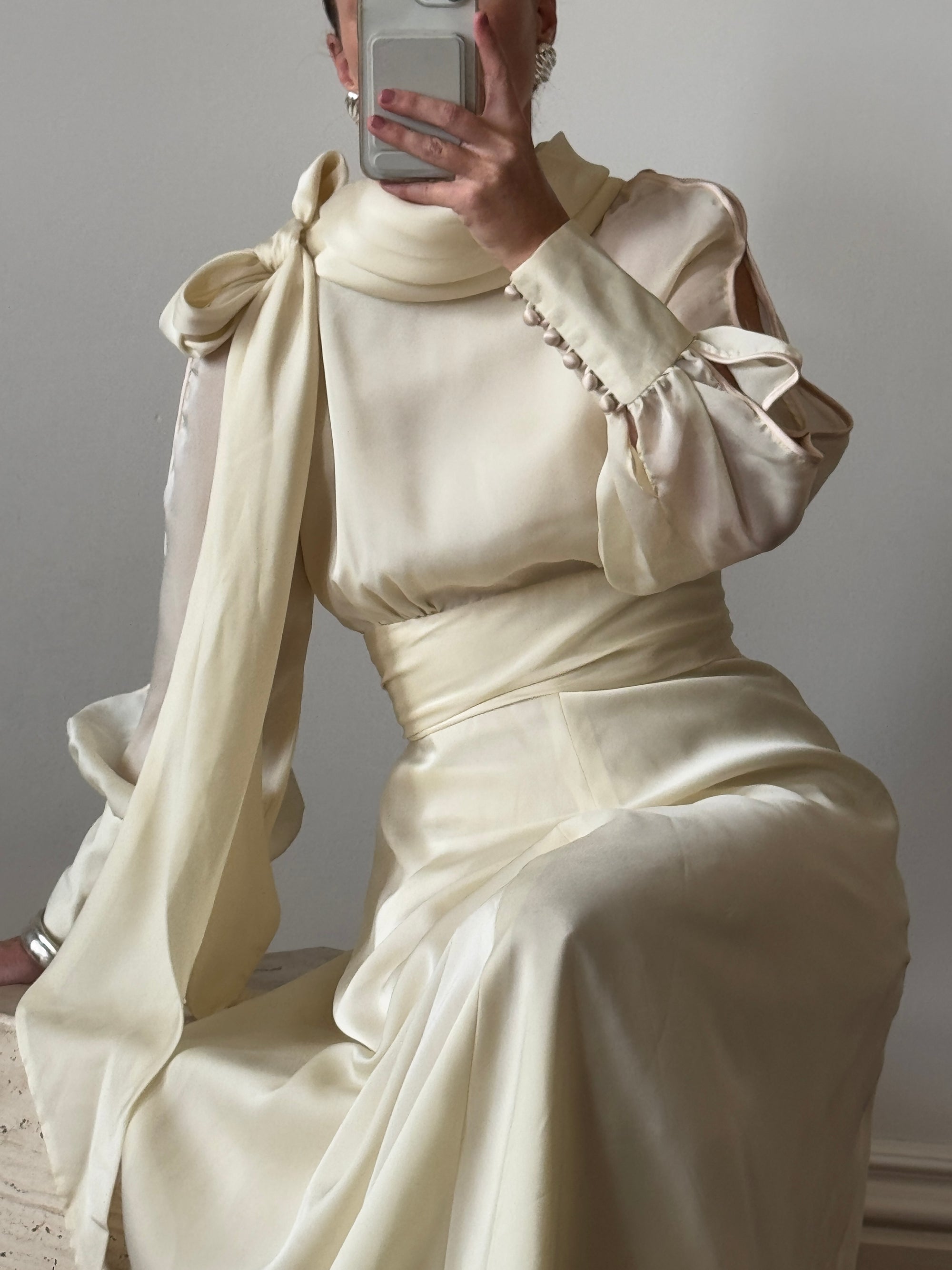 Vintage 60s Boat Neck Pussybow Wedding Dress