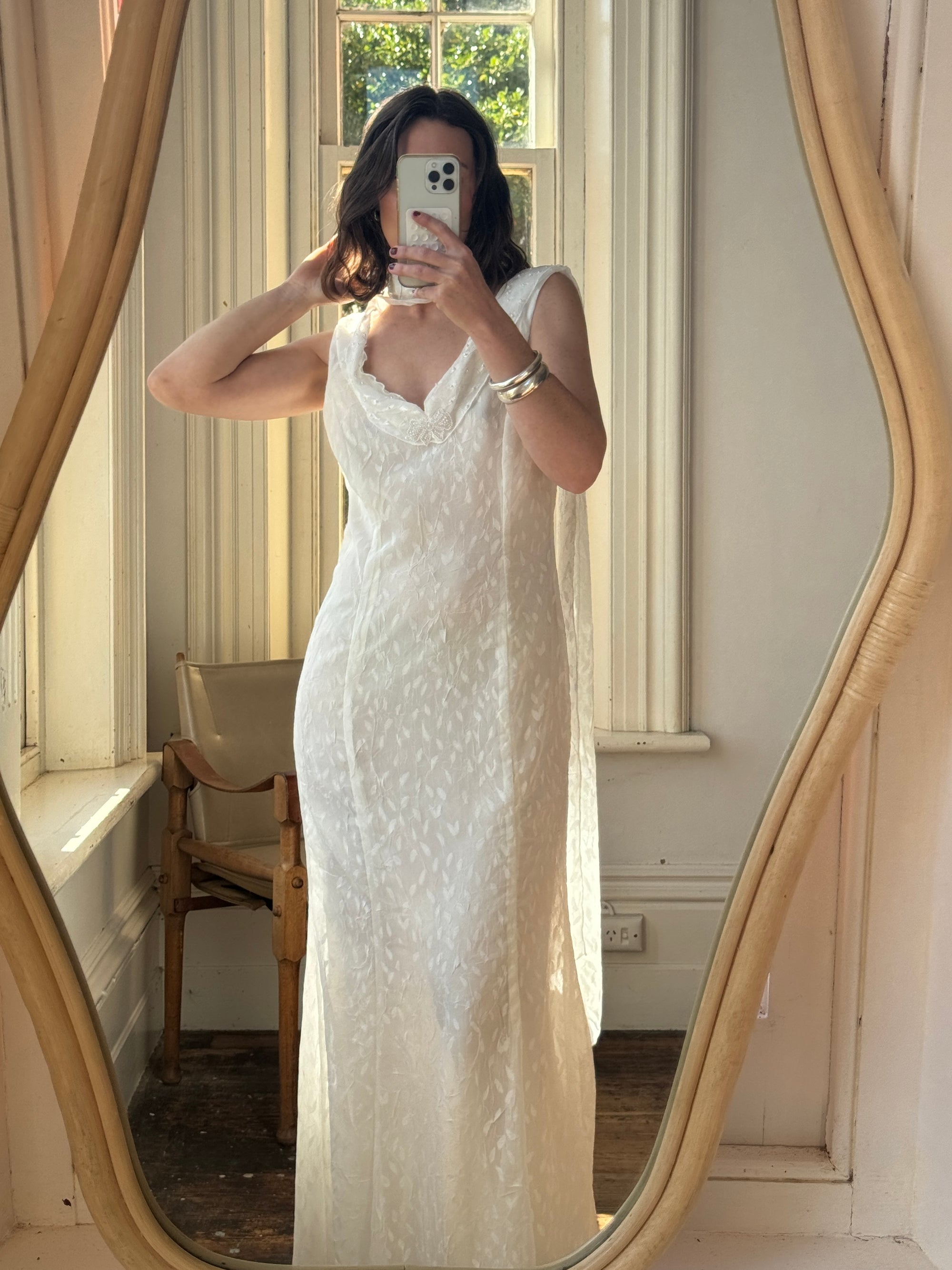 Vintage V Neck Sheer Vine Wedding Dress